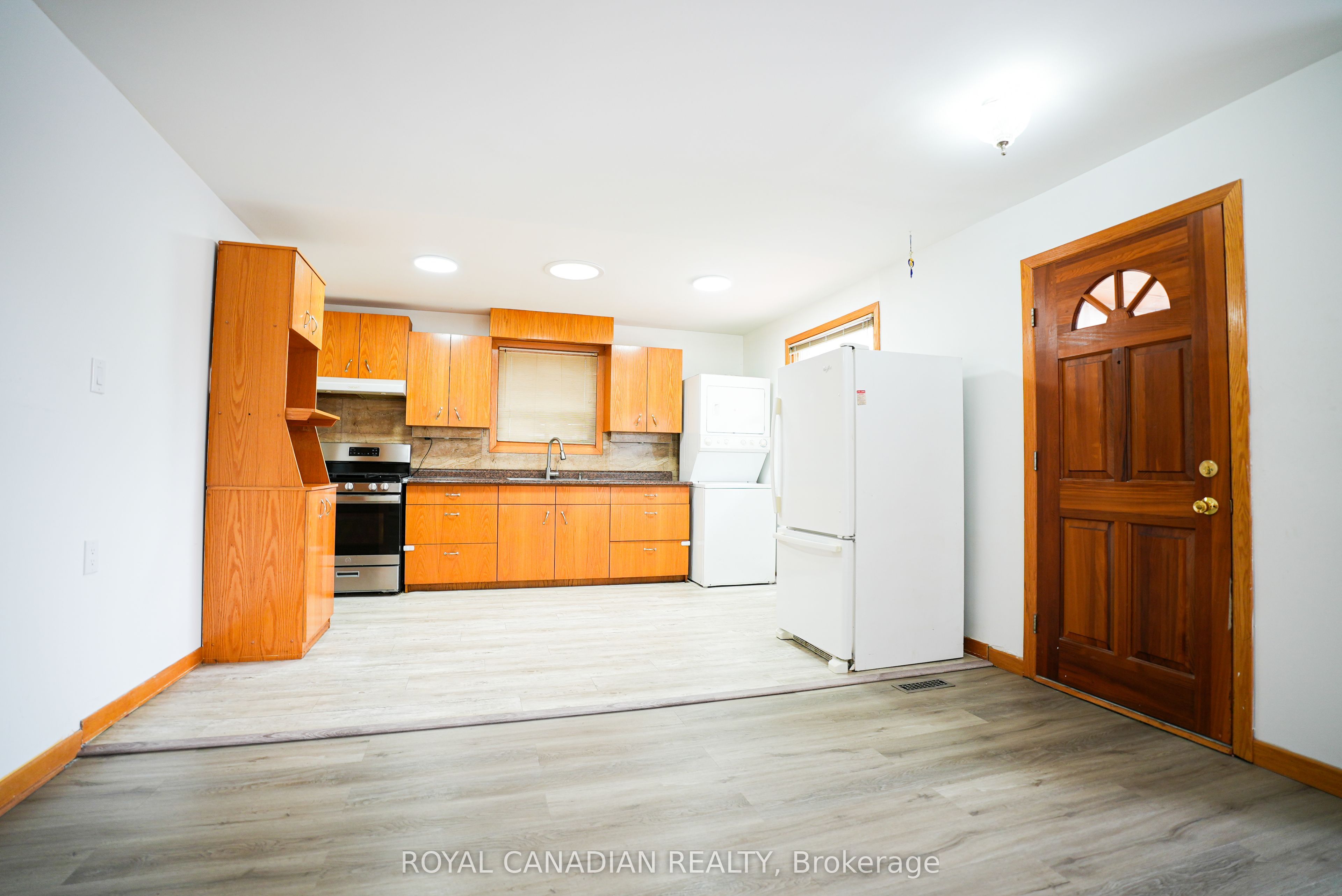 67 Sutherland Avenue Property Photo 9