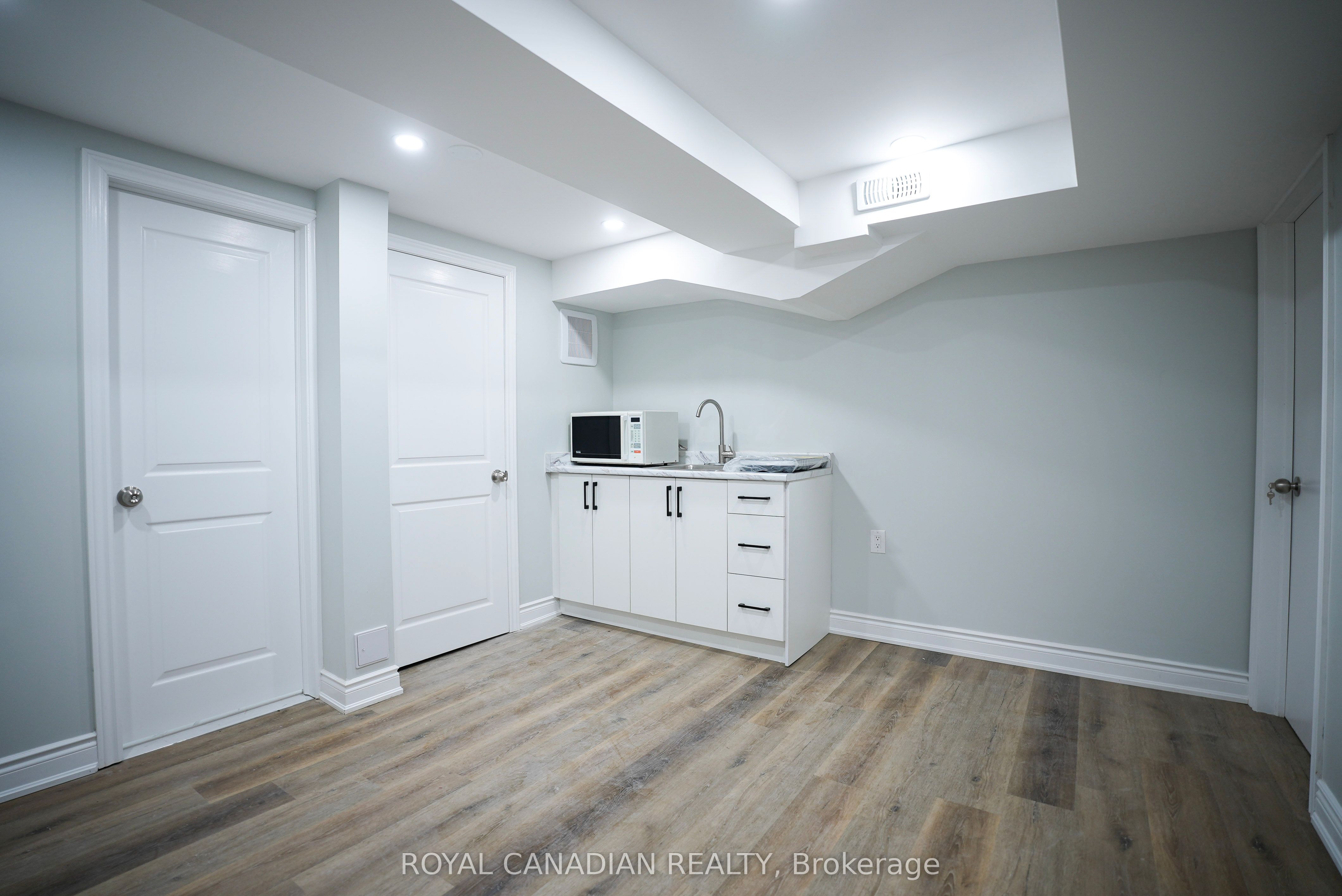 67 Sutherland Avenue Property Photo 19