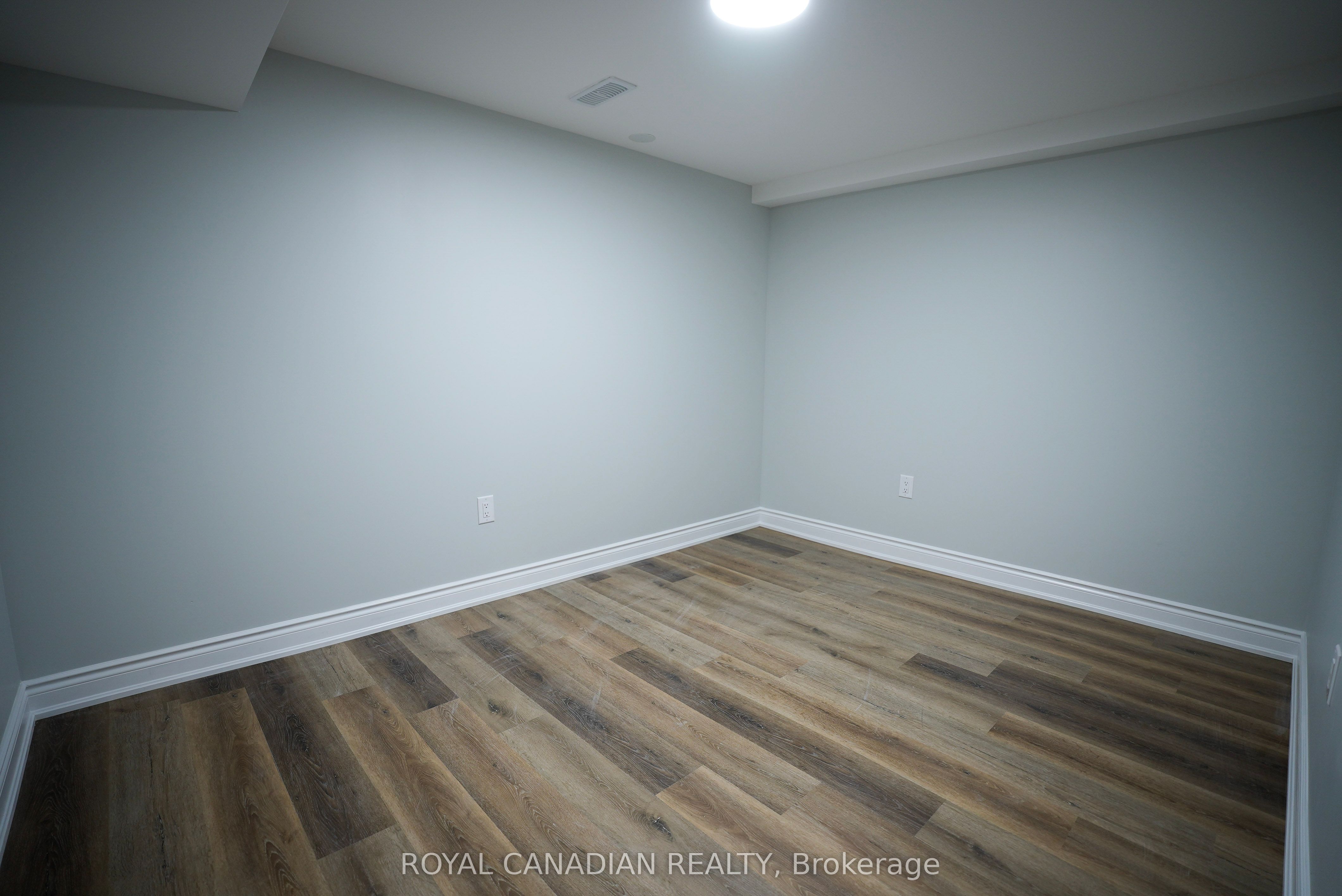 67 Sutherland Avenue Property Photo 28