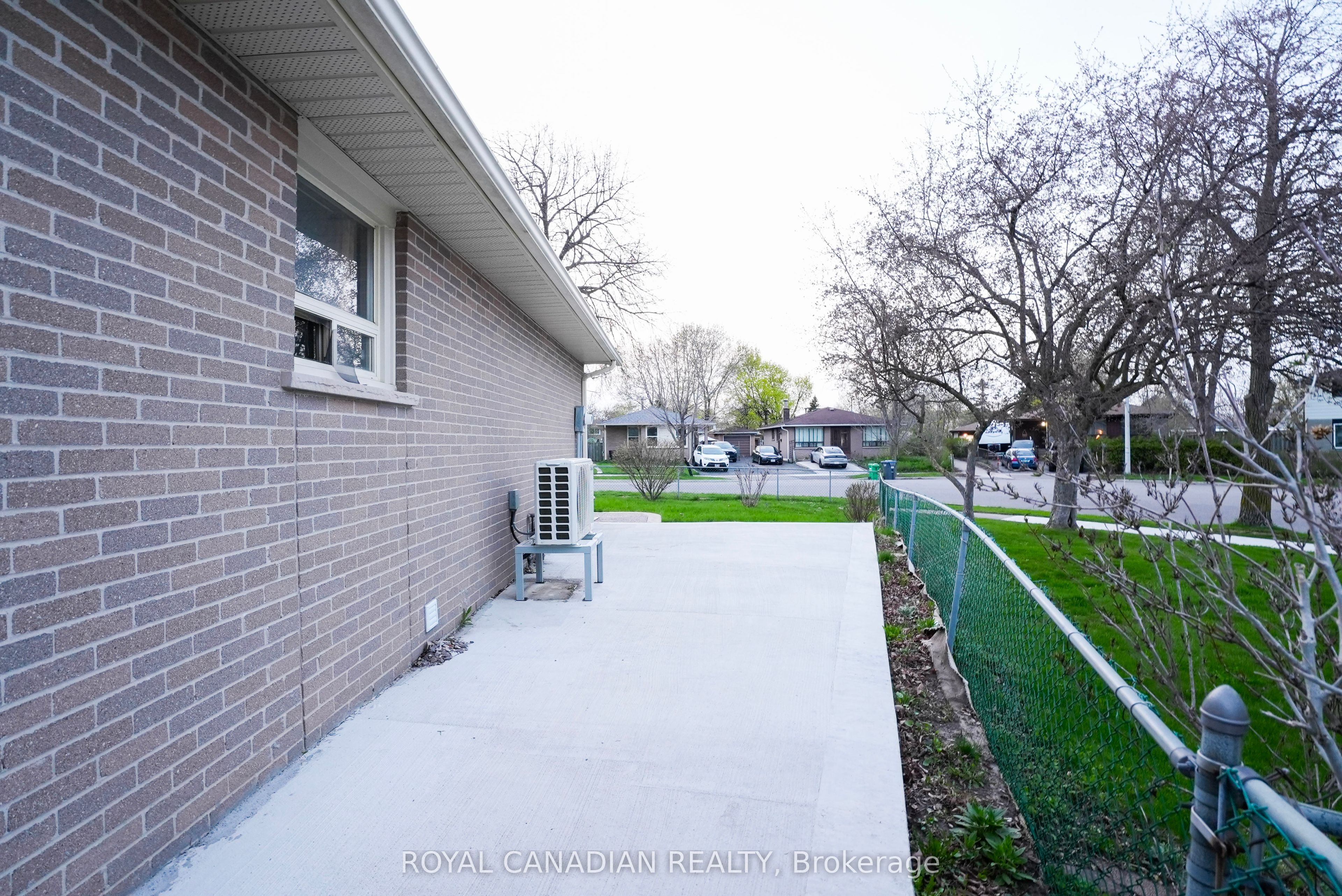 67 Sutherland Avenue Property Photo 32