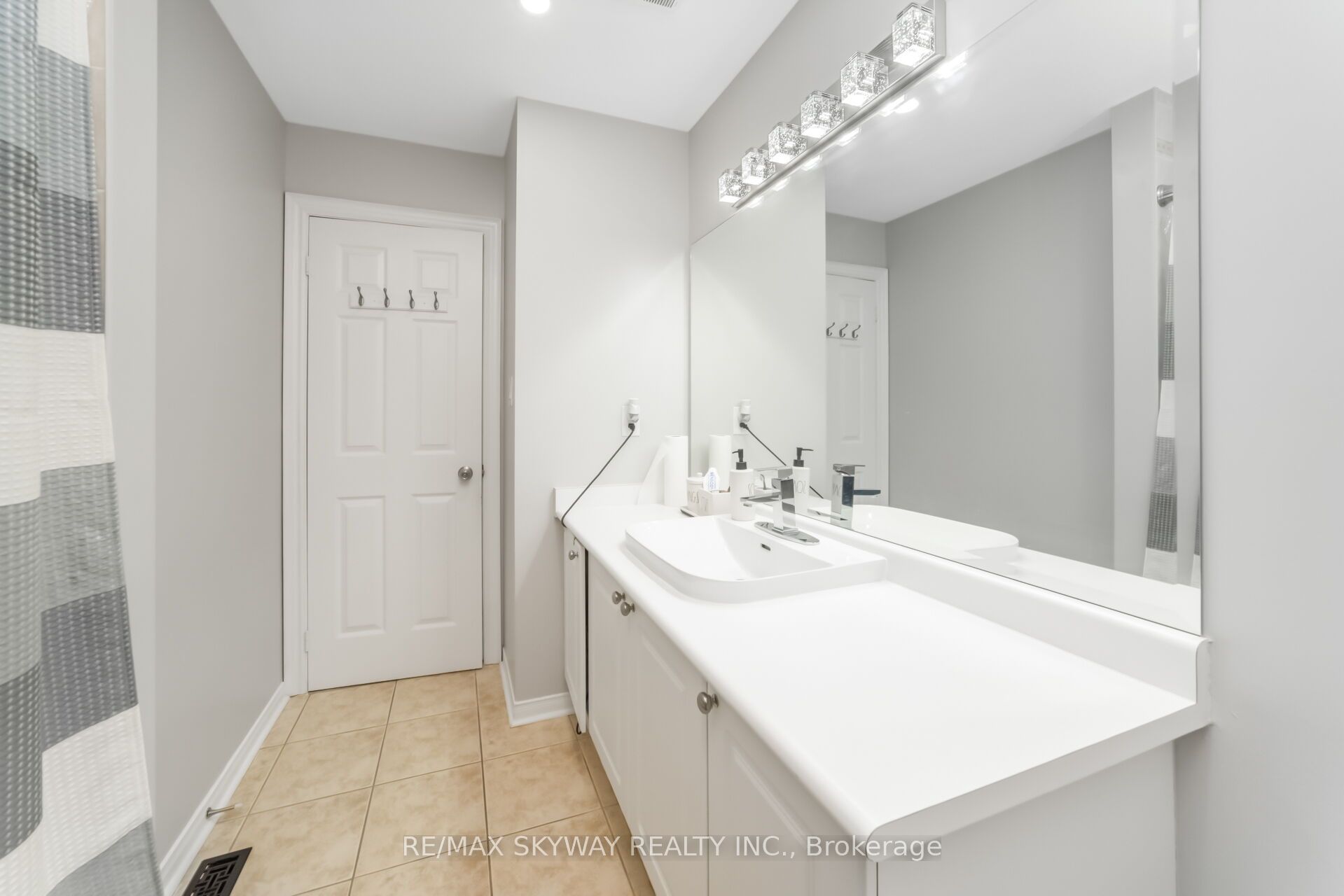 64 Bernard Avenue Property Photo 32