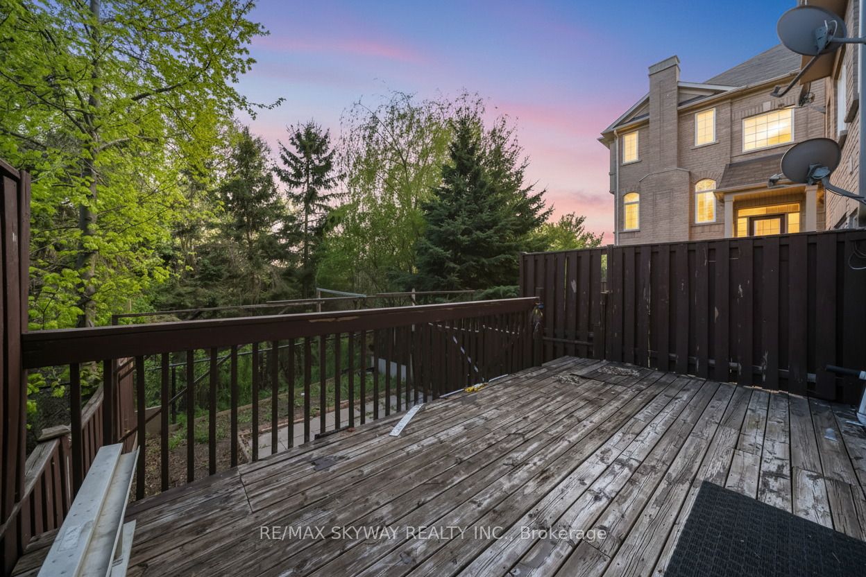 64 Bernard Avenue Property Photo 33
