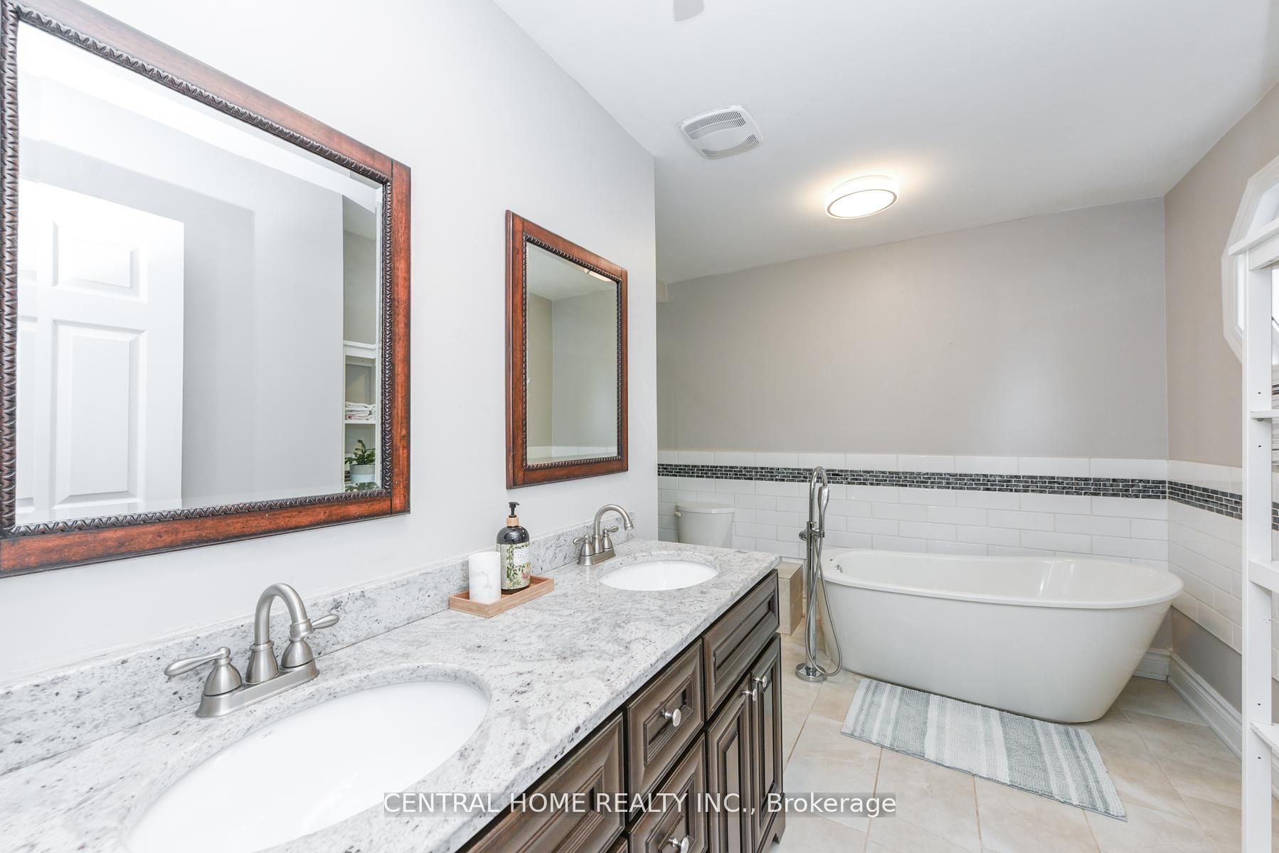 4 Robaldon Road Property Photo 25