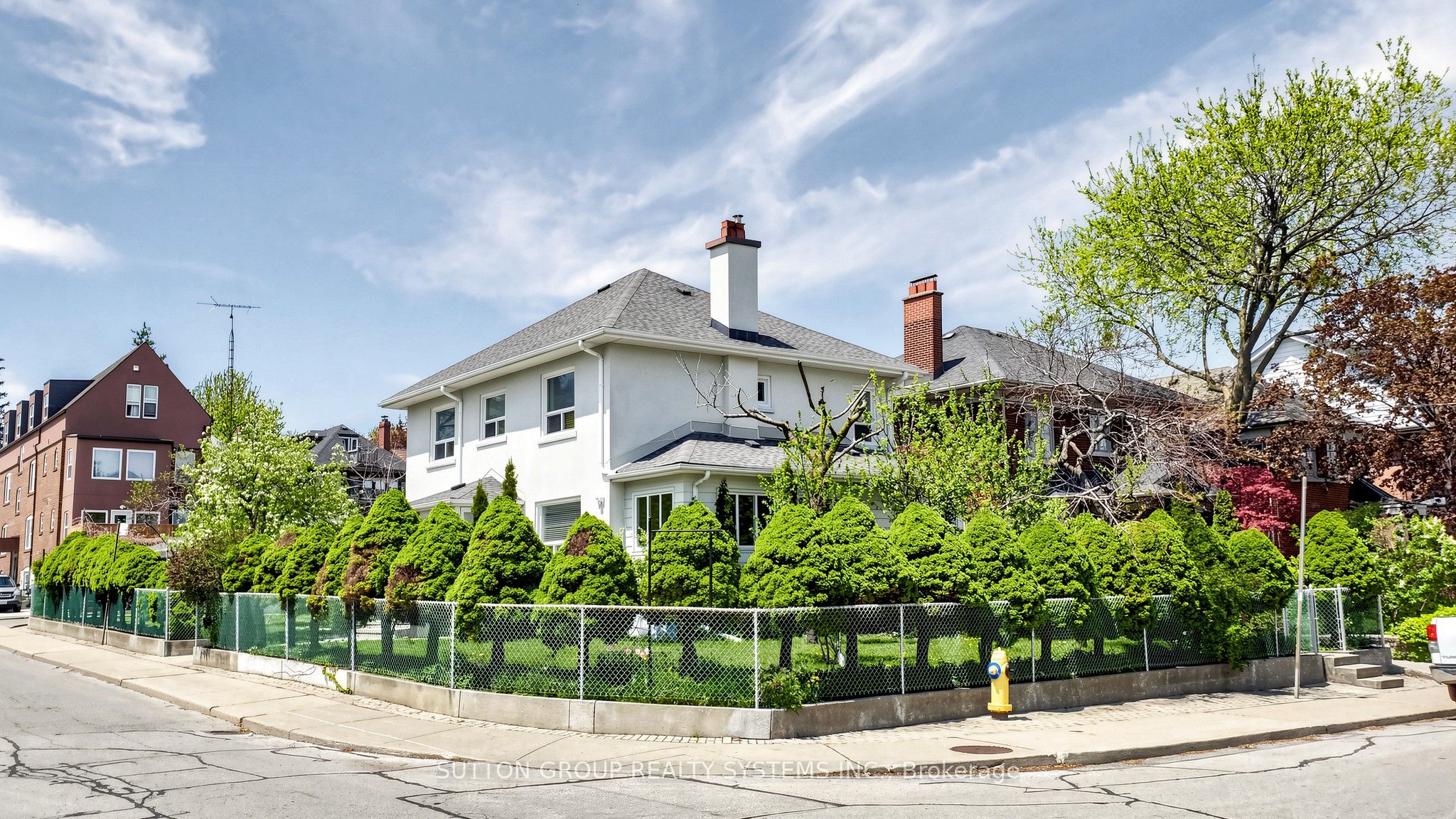114 Rosemount Avenue Property Photo 4