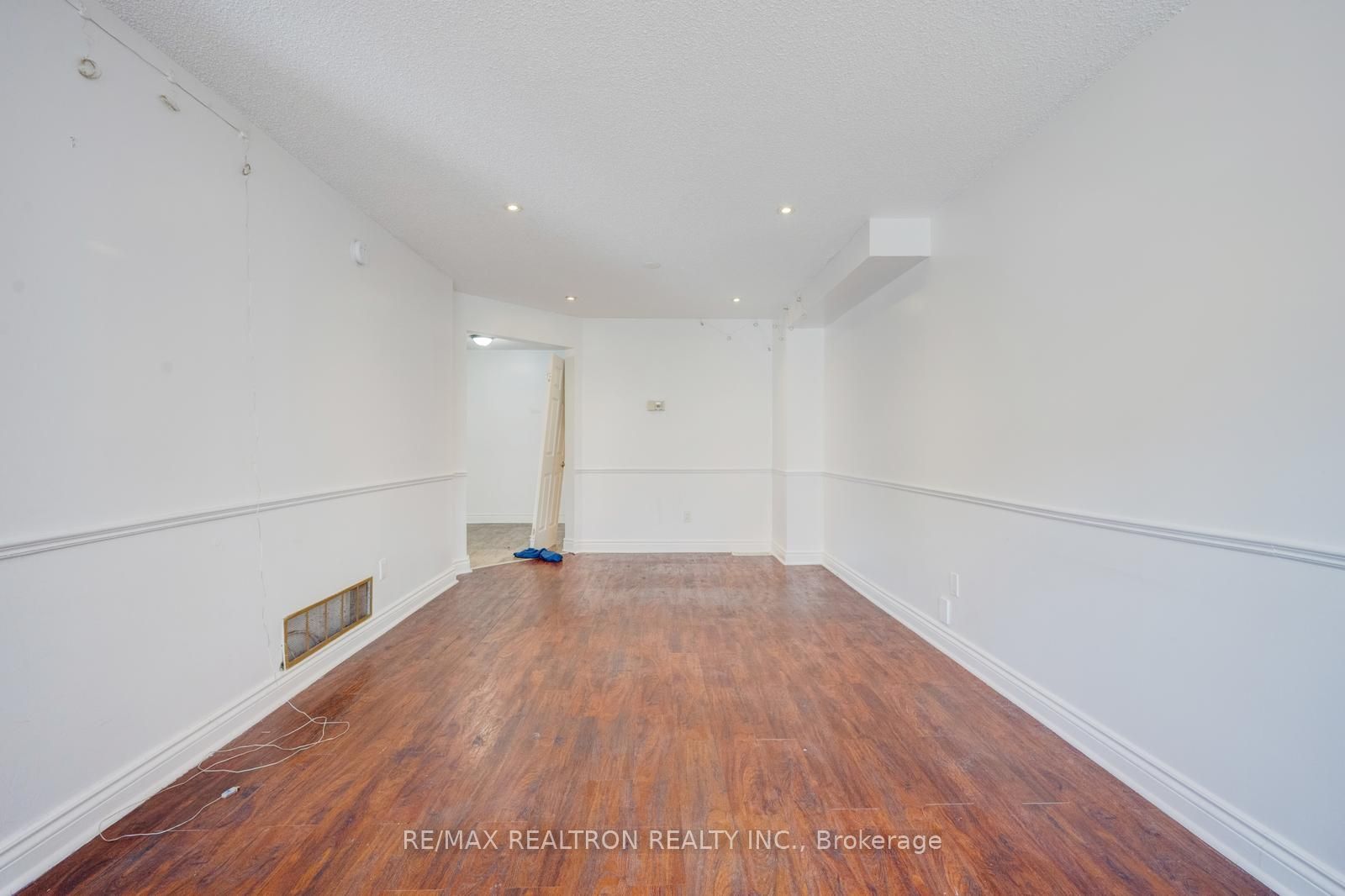 6 Albemarle Court Property Photo 6