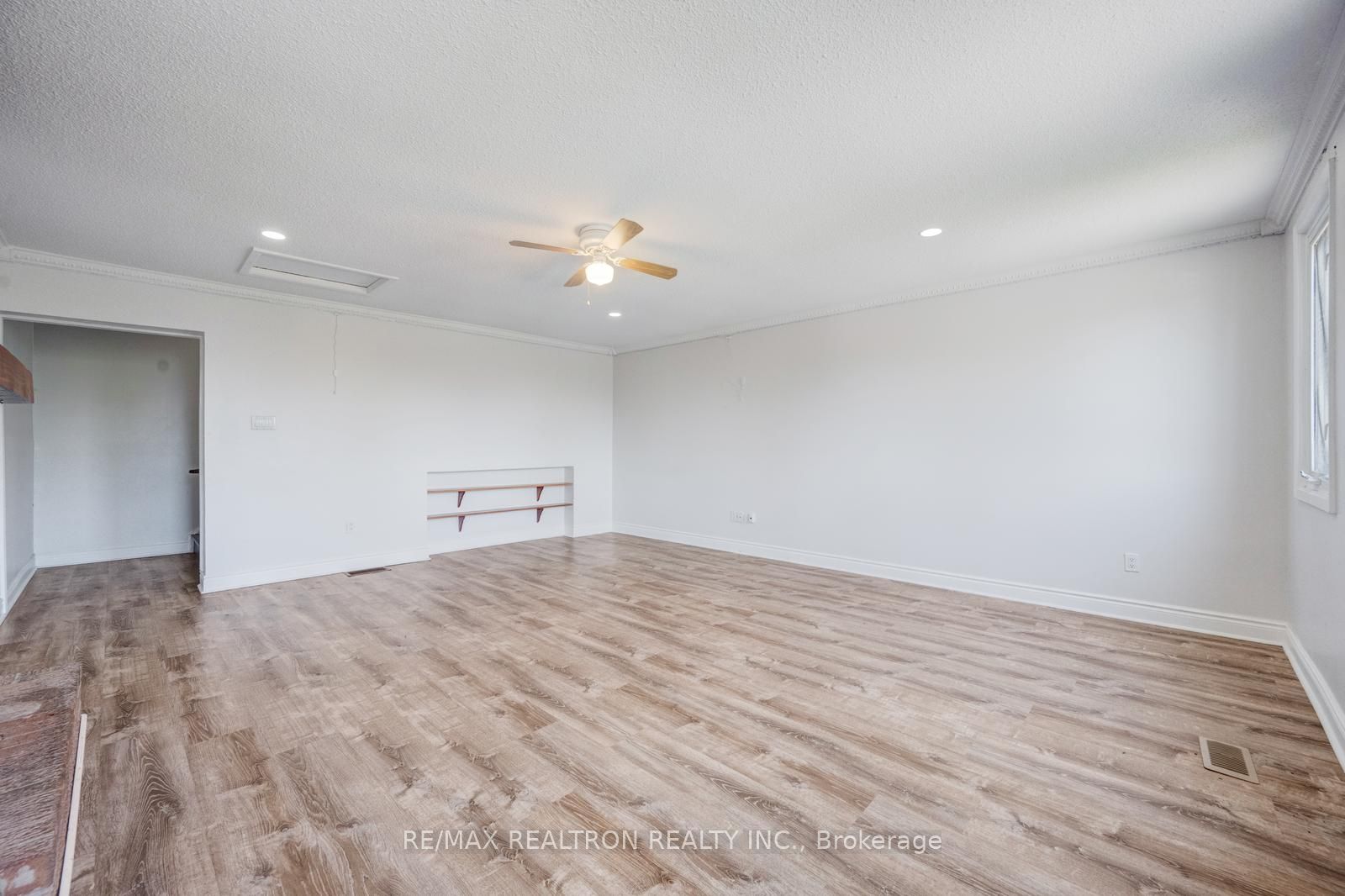 6 Albemarle Court Property Photo 16