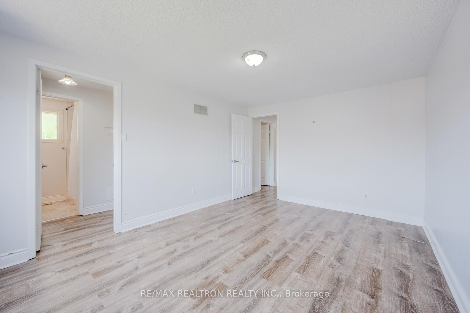 6 Albemarle Court Property Photo 20