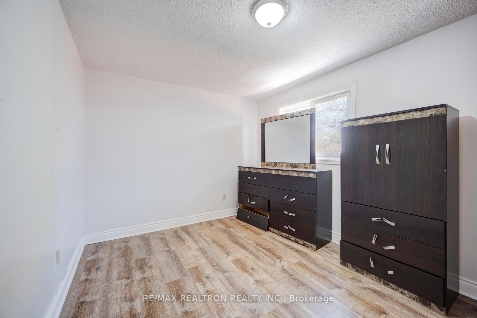 6 Albemarle Court Property Photo 26