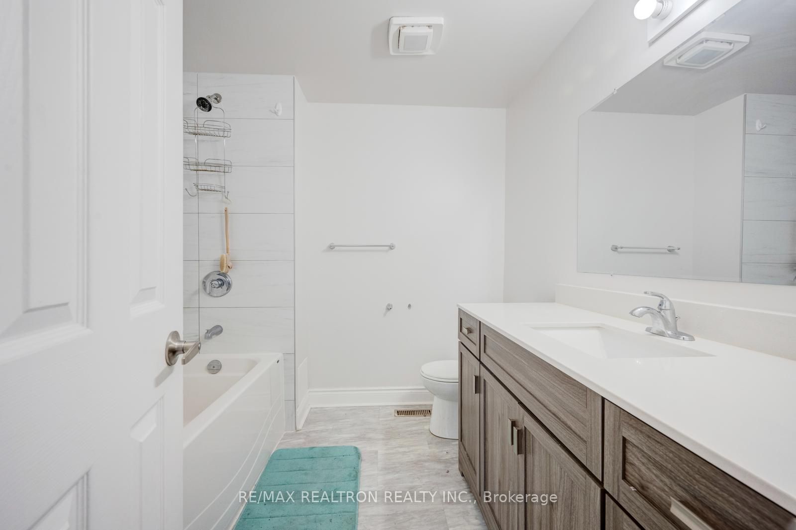6 Albemarle Court Property Photo 29