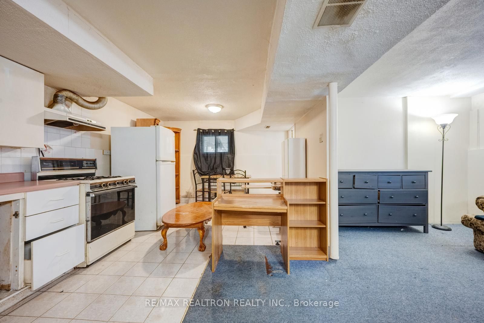 6 Albemarle Court Property Photo 39