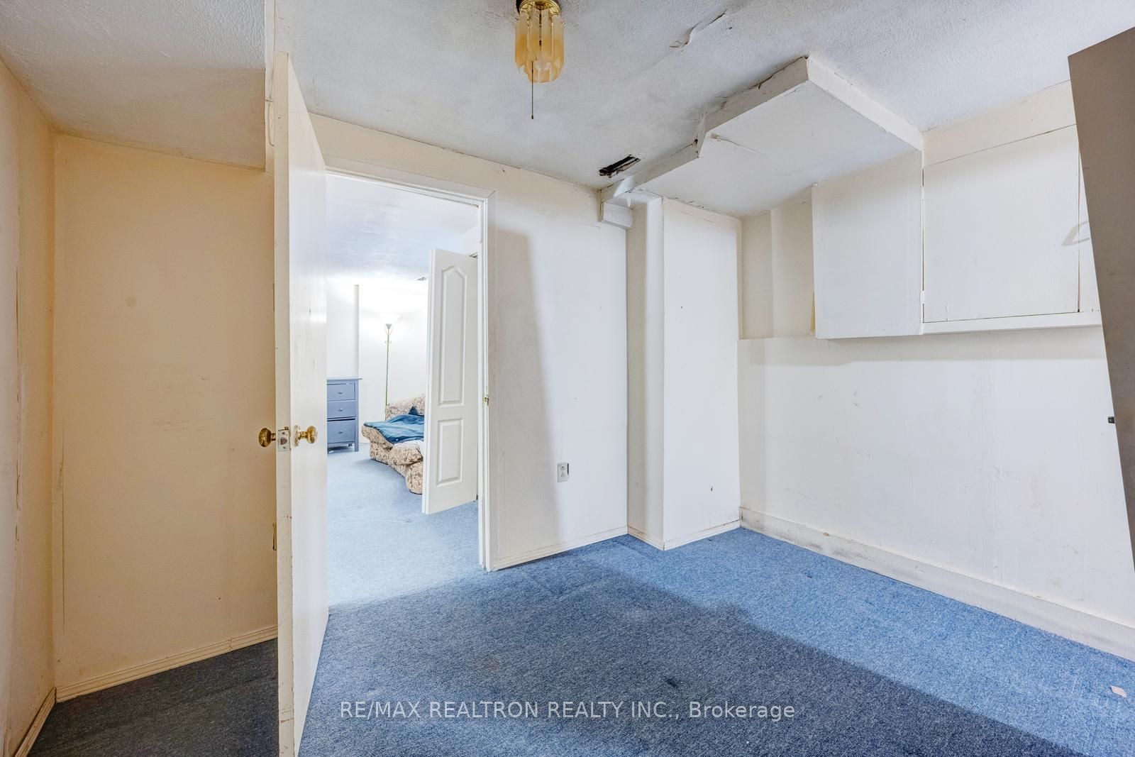 6 Albemarle Court Property Photo 44