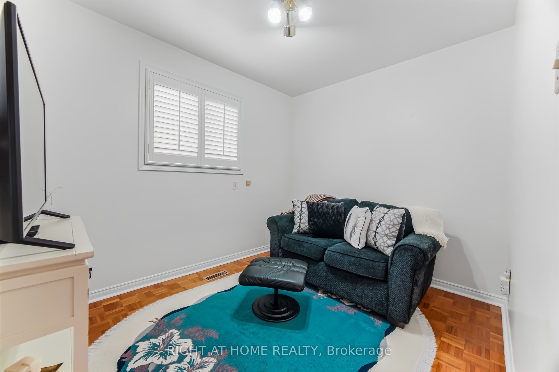 3938 Midhurst Lane Property Photo 17