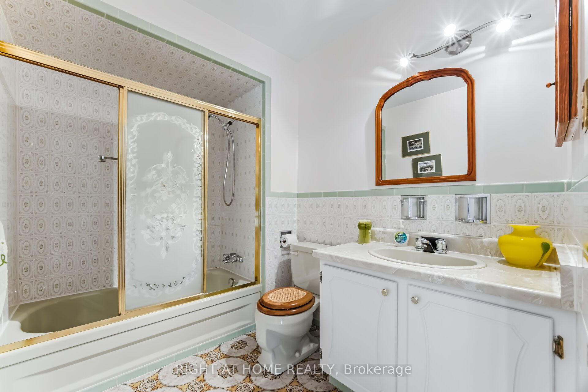 3938 Midhurst Lane Property Photo 18