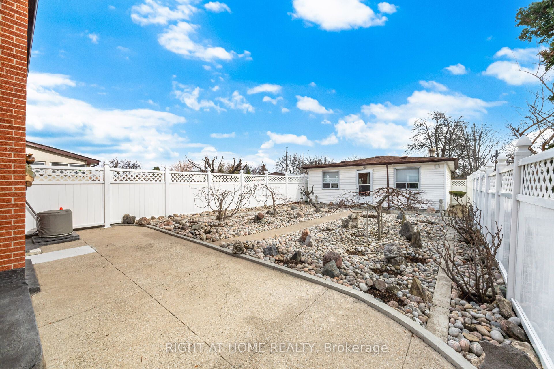 3938 Midhurst Lane Property Photo 44