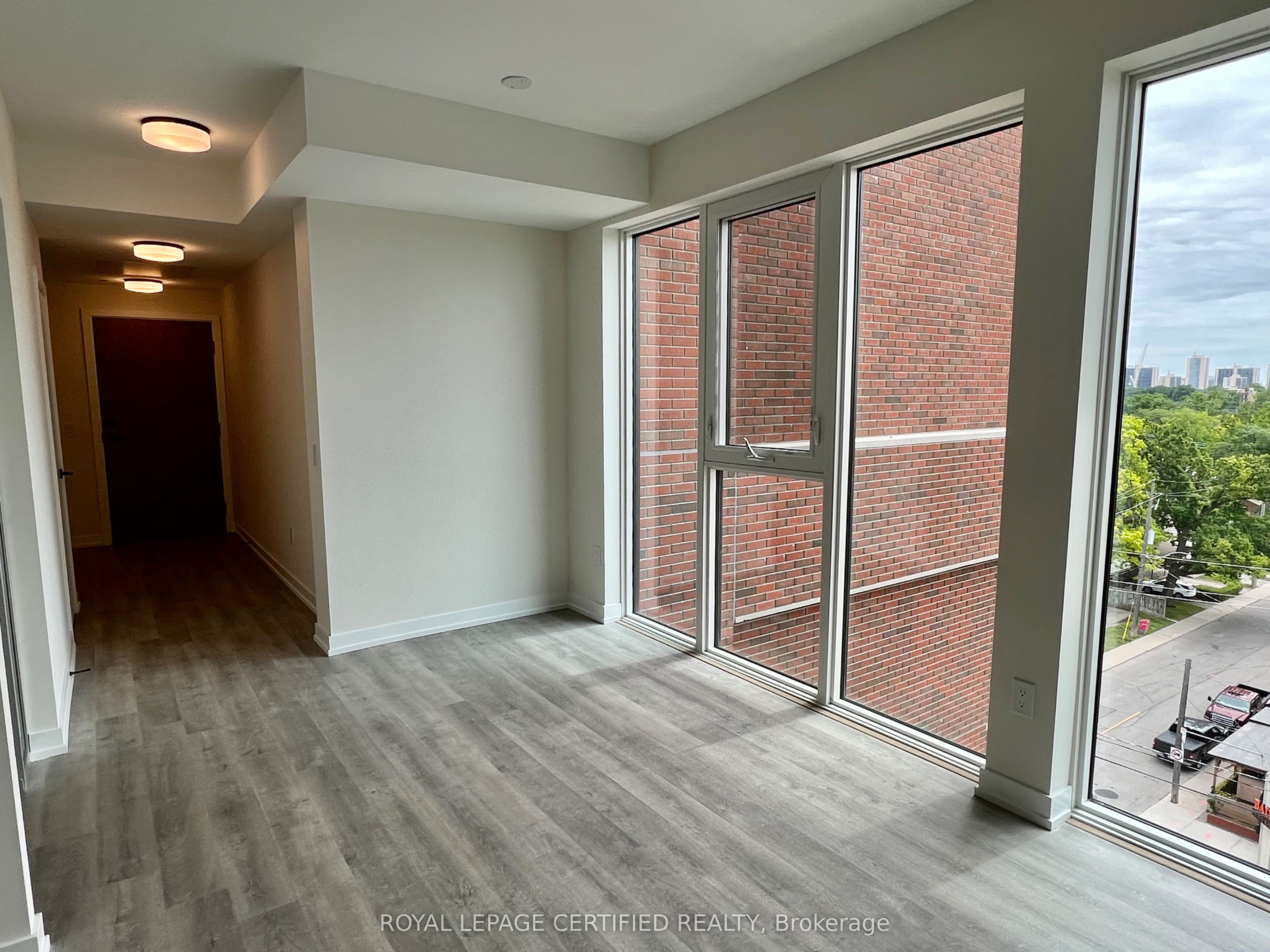 2300 St. Clair Avenue W 703 Property Photo 6