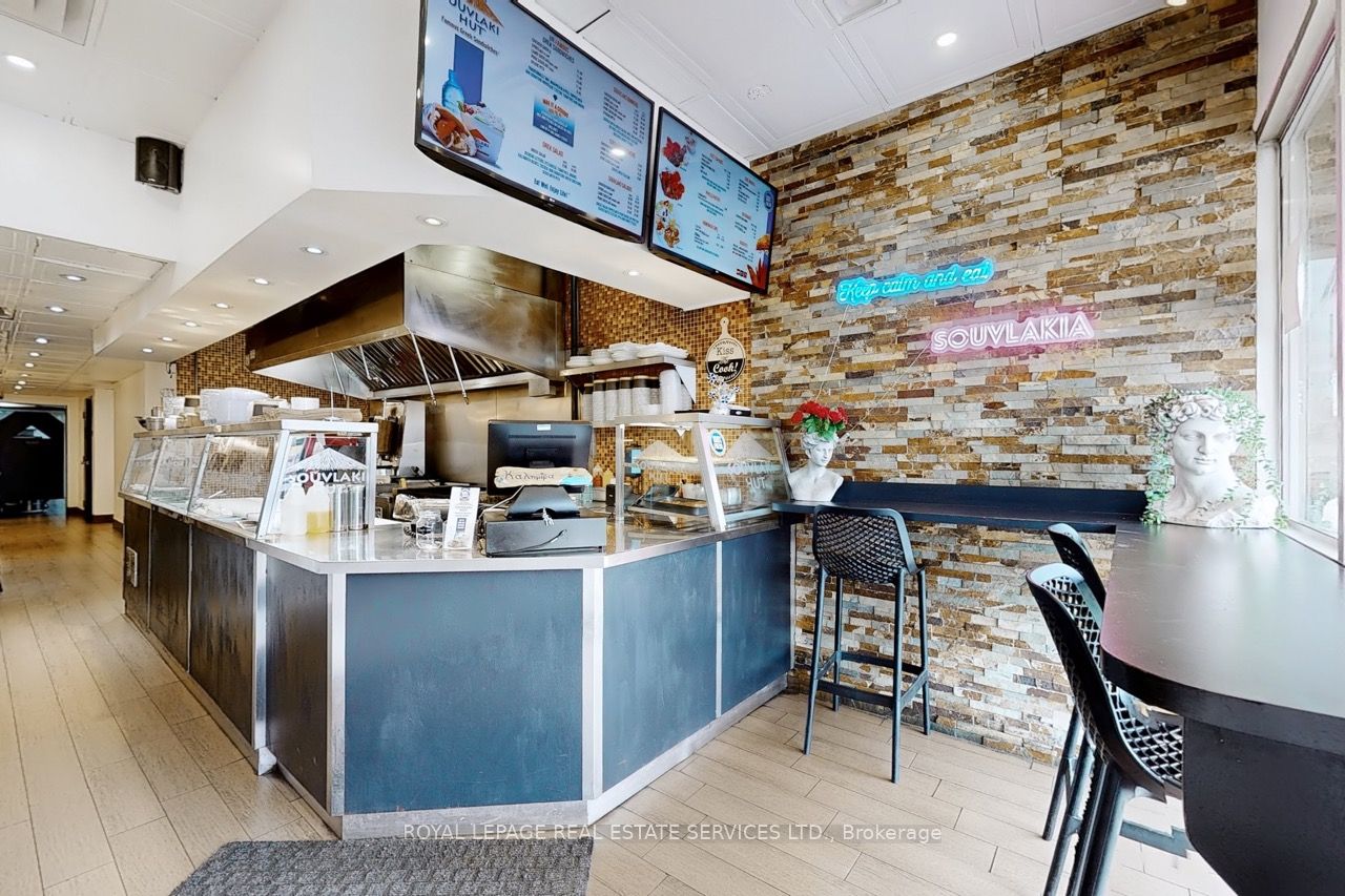 2184 Bloor Street W Property Photo 3