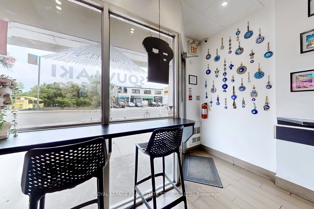 2184 Bloor Street W Property Photo 5