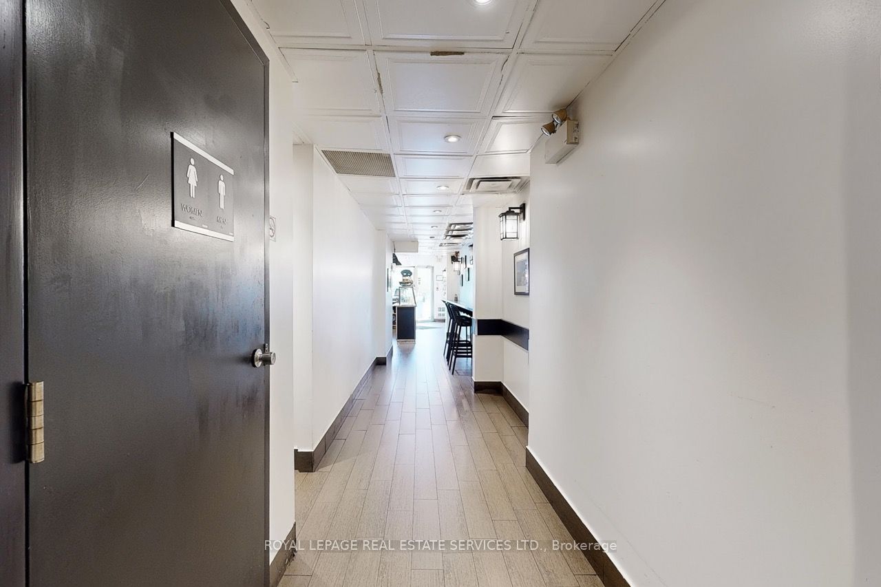 2184 Bloor Street W Property Photo 25