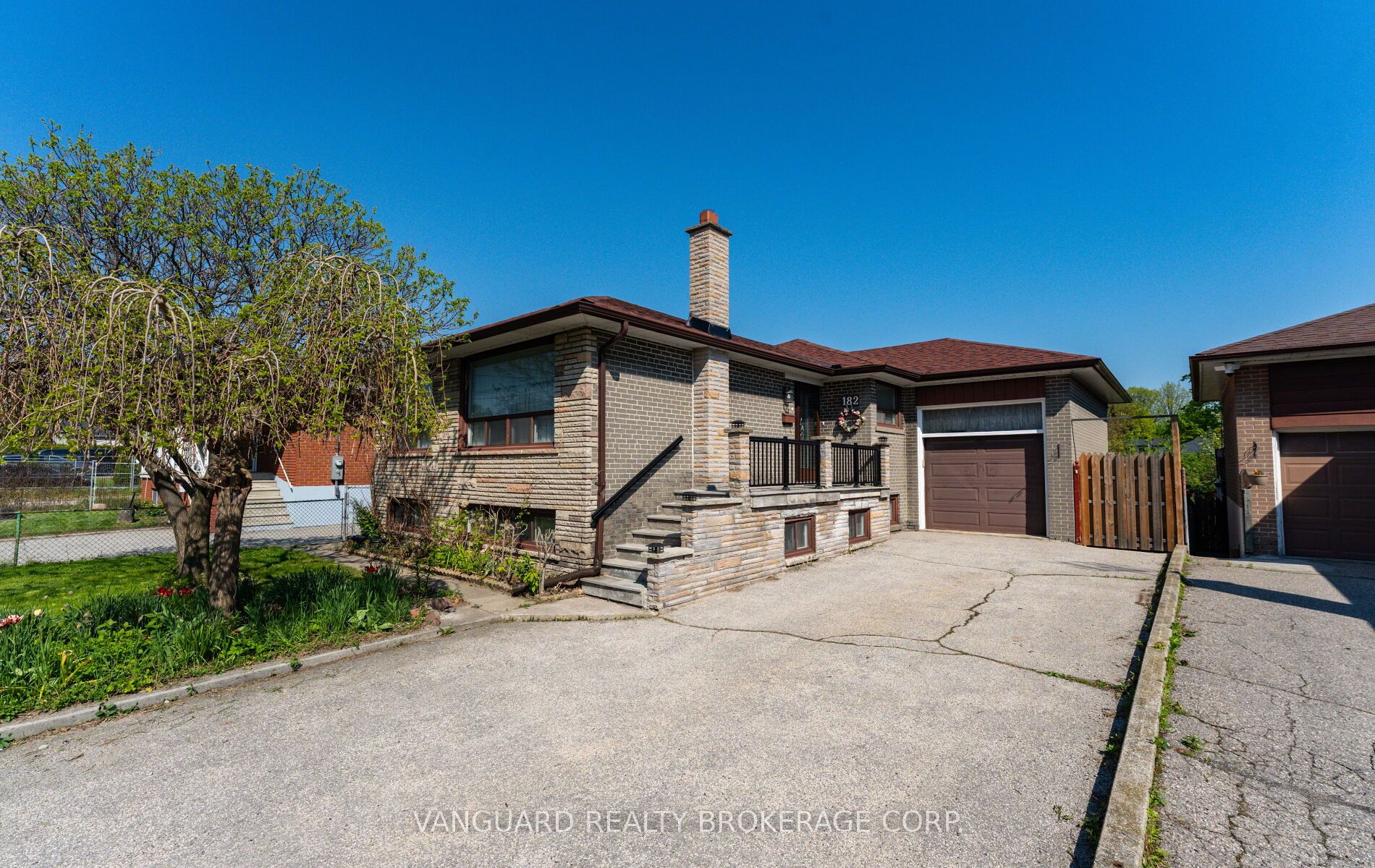 182 Dixon Road Property Photo 6