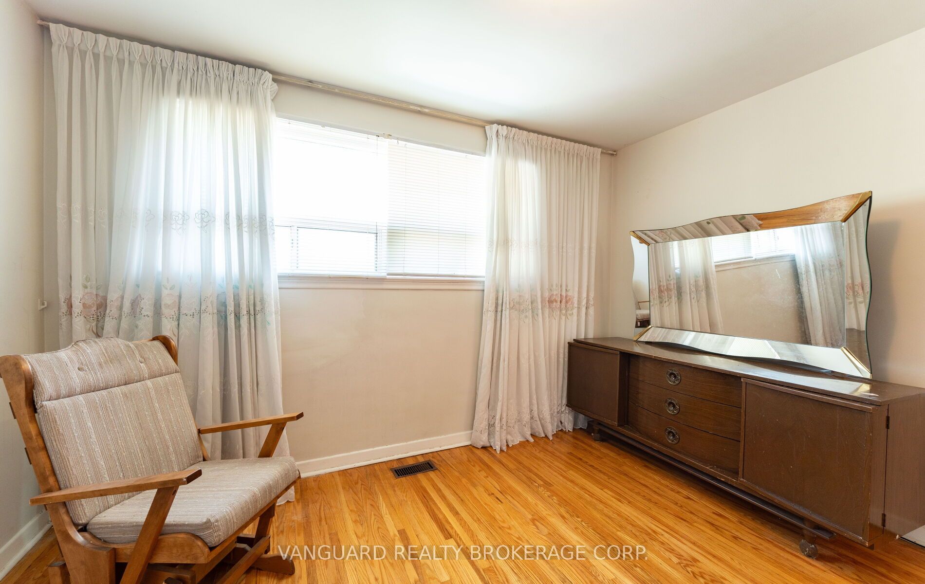 182 Dixon Road Property Photo 23