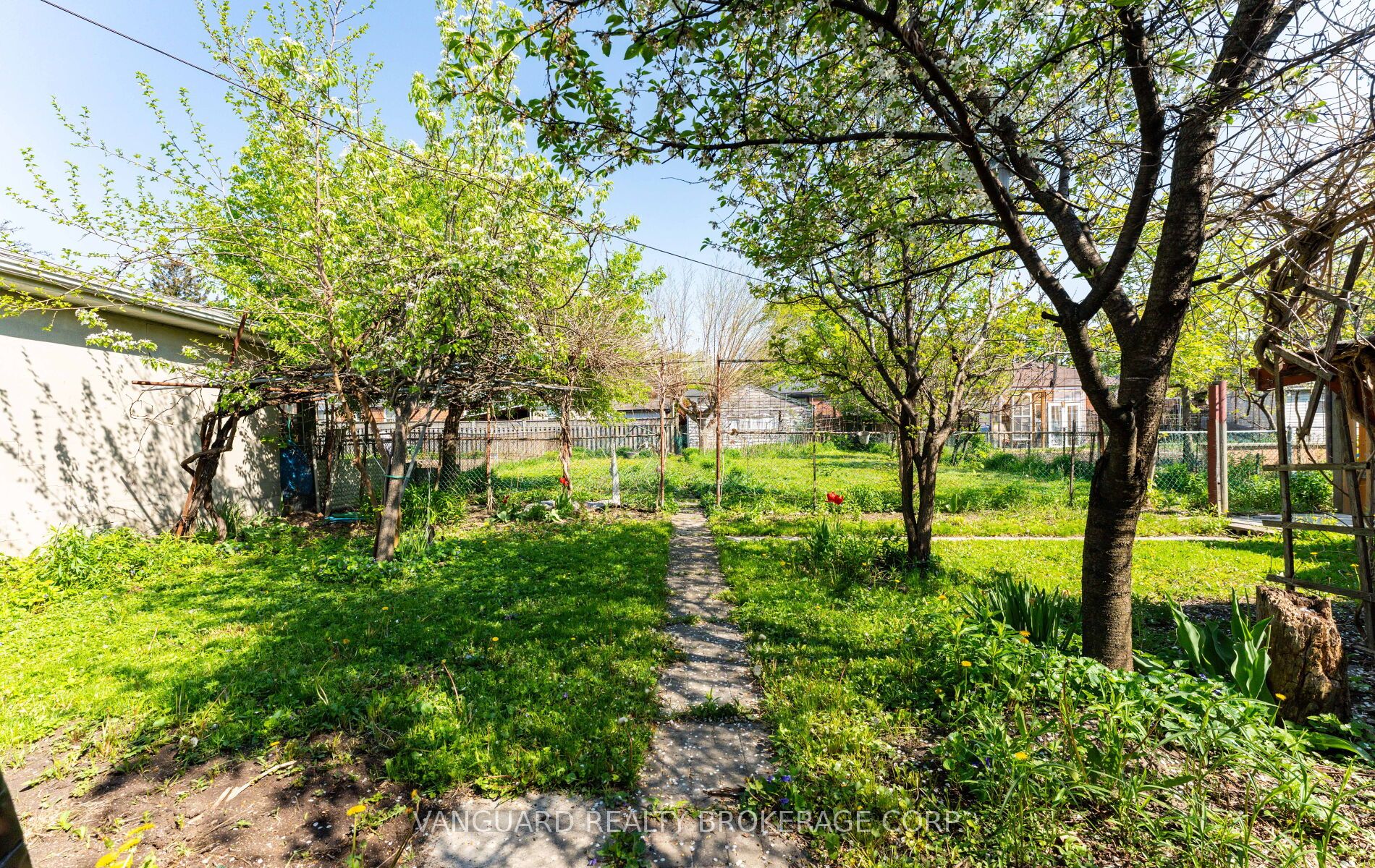 182 Dixon Road Property Photo 43