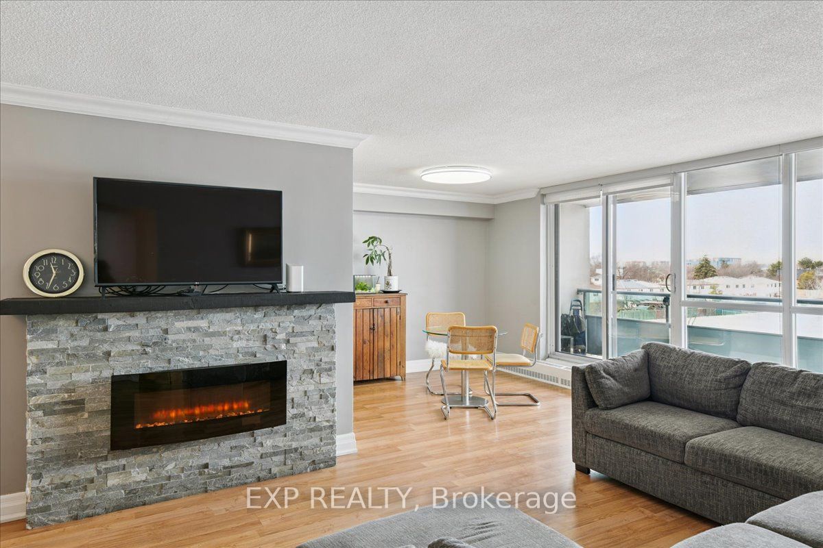 44 Longbourne Drive 412 Property Photo 3