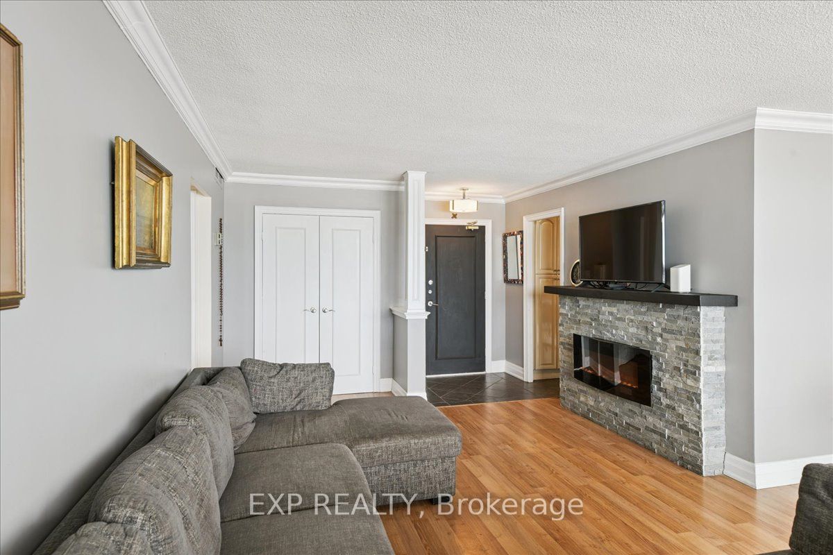 44 Longbourne Drive 412 Property Photo 4