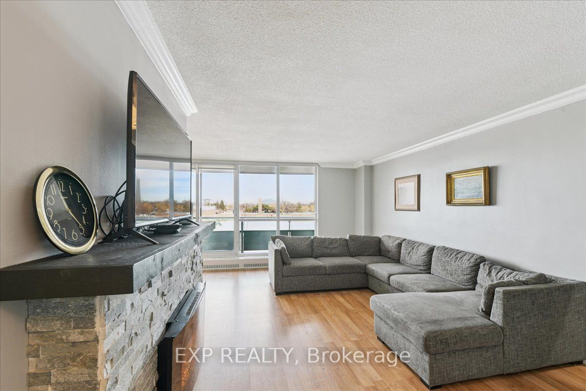 44 Longbourne Drive 412 Property Photo 5