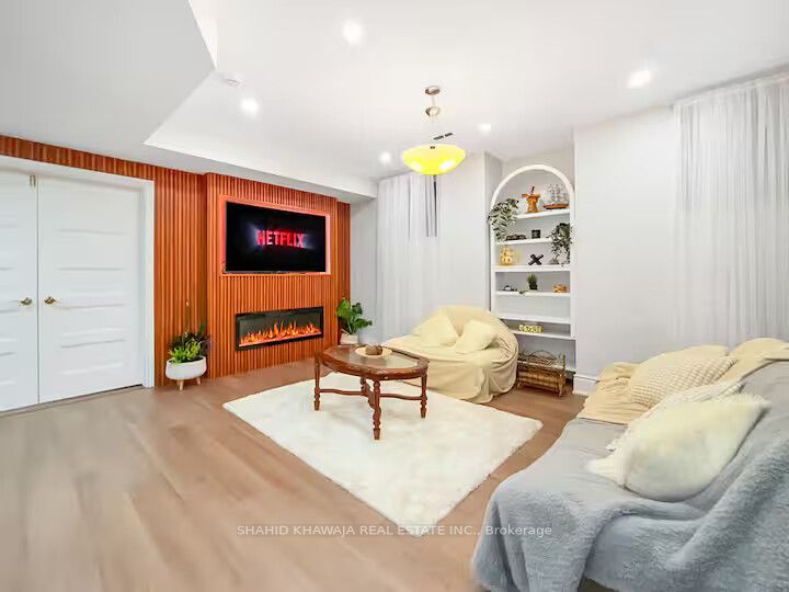 1328 Aymond Crescent Bsmt Property Photo 8