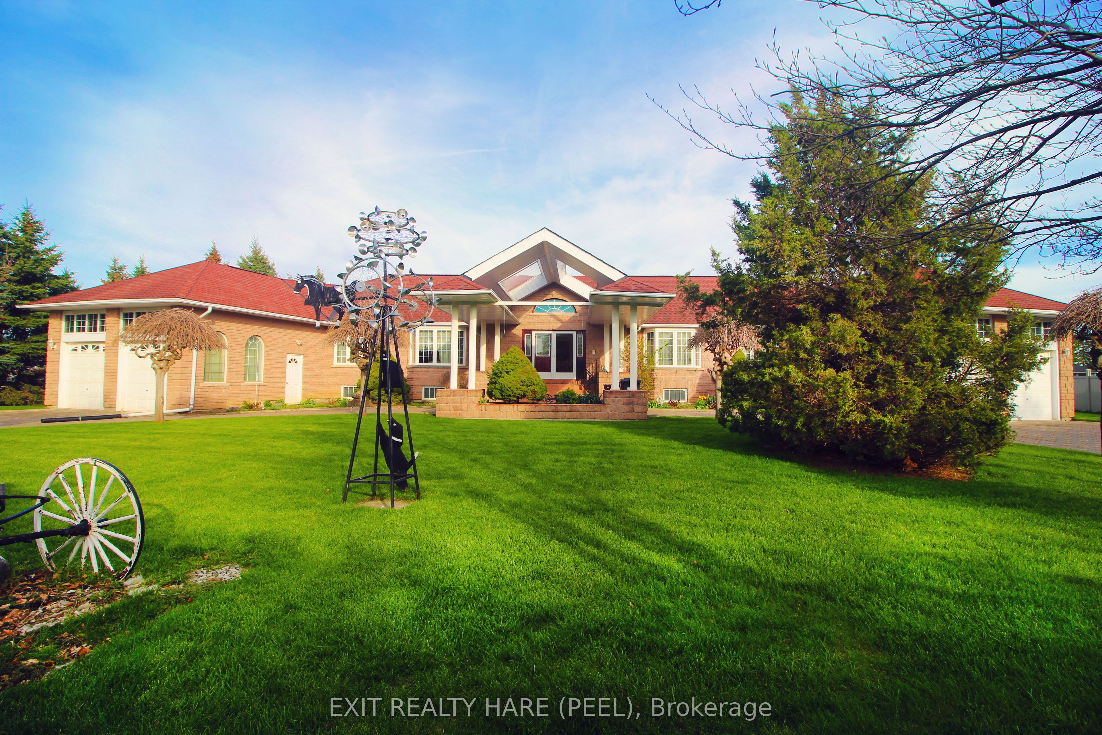 5 Glenbrook Boulevard Property Photo 2