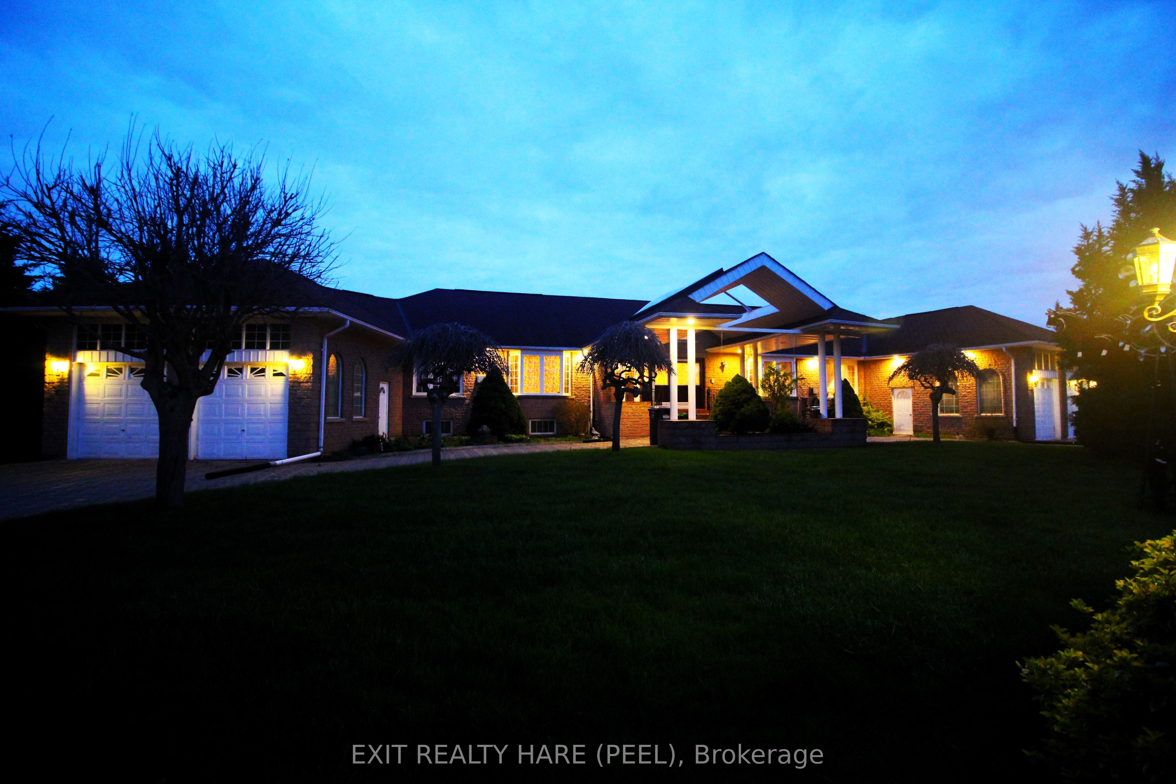 5 Glenbrook Boulevard Property Photo 3