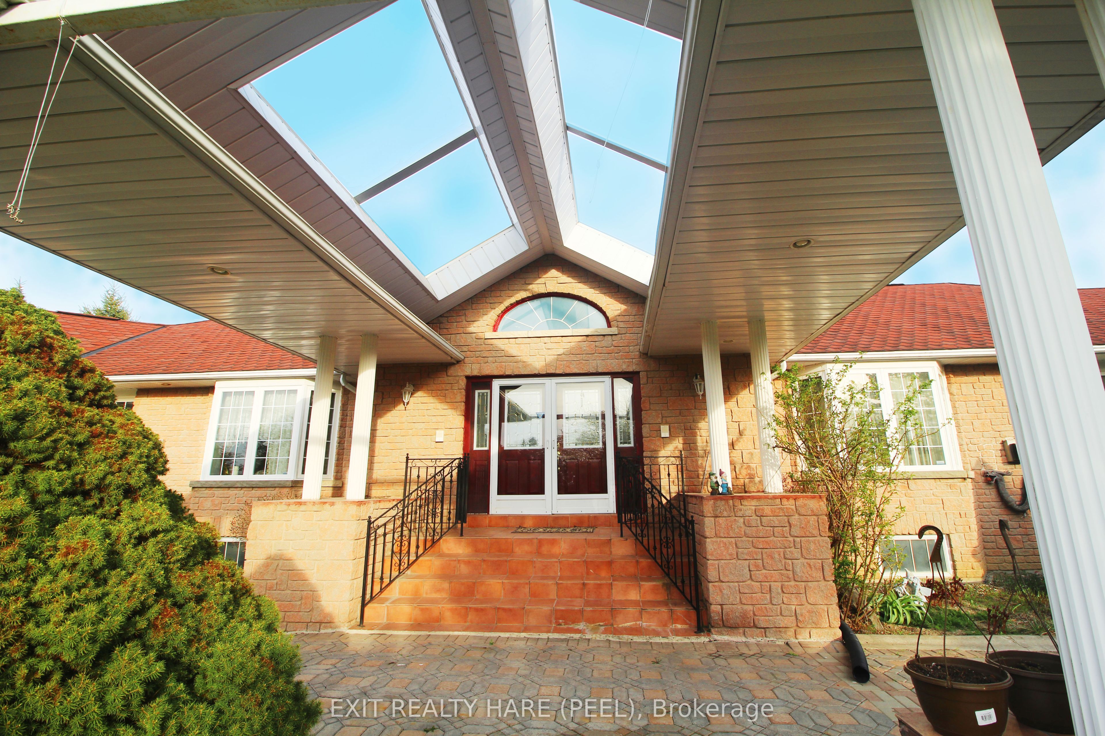5 Glenbrook Boulevard Property Photo 12