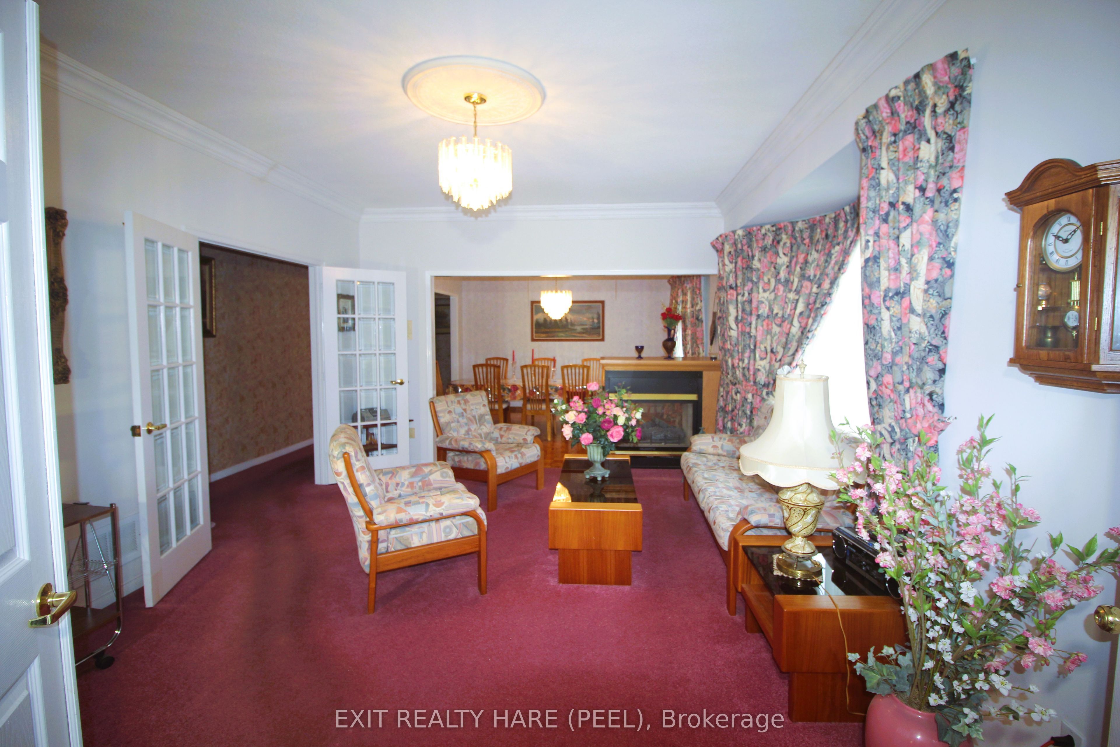 5 Glenbrook Boulevard Property Photo 15