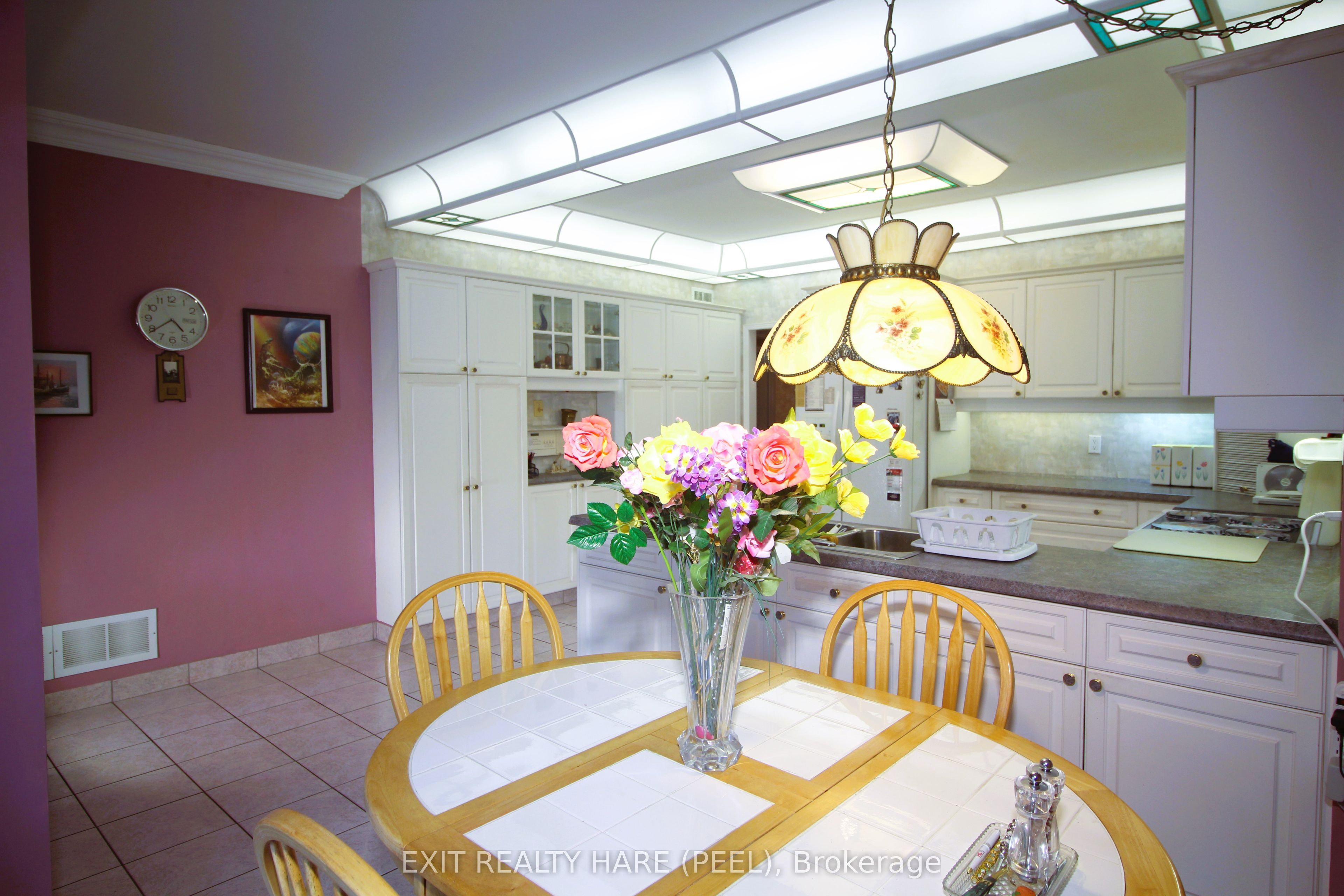 5 Glenbrook Boulevard Property Photo 18