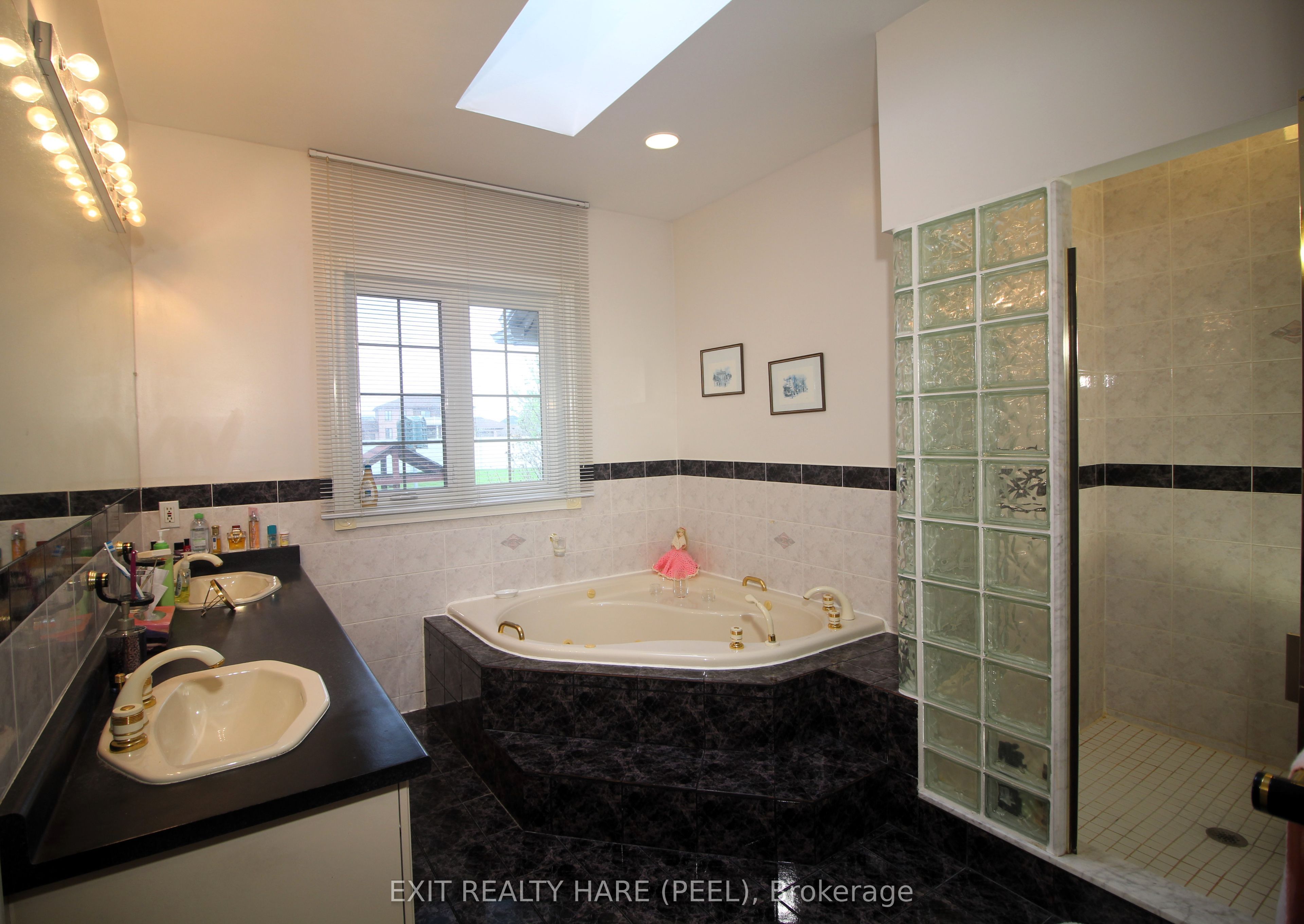 5 Glenbrook Boulevard Property Photo 23