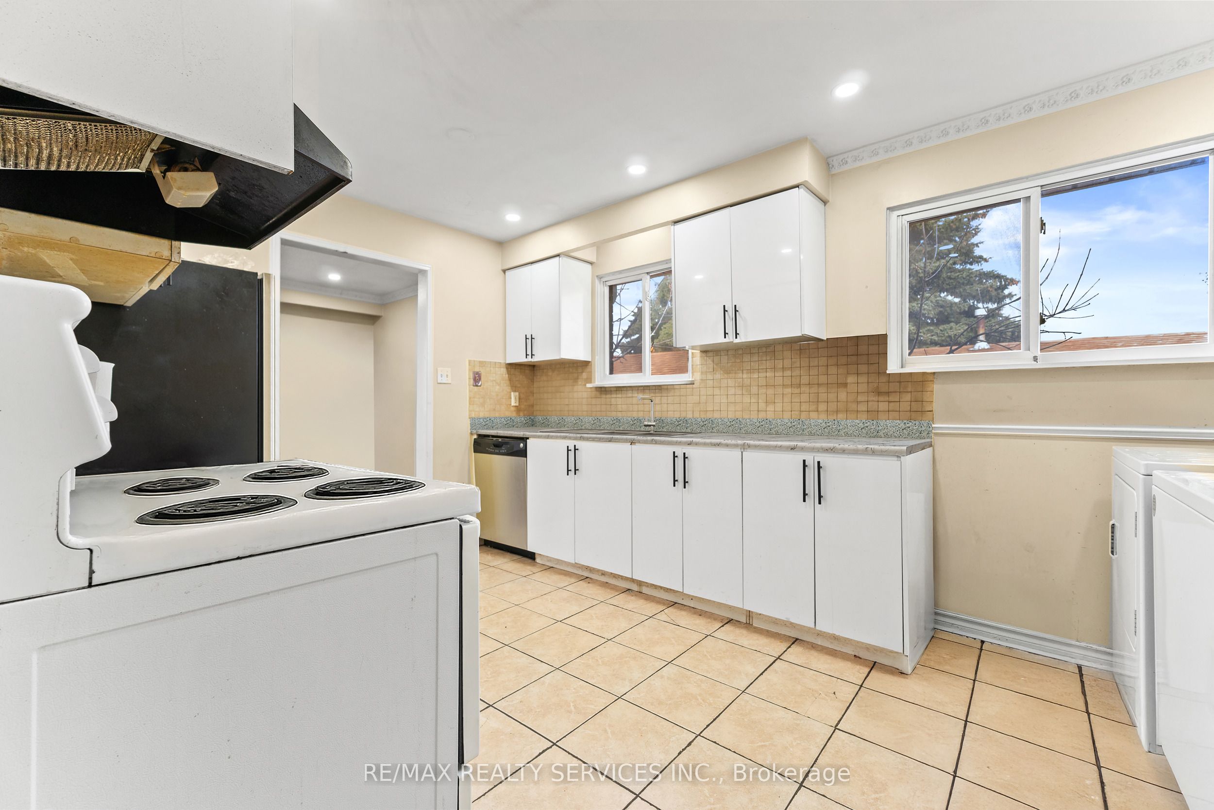 13 Linkdale Road Property Photo 12