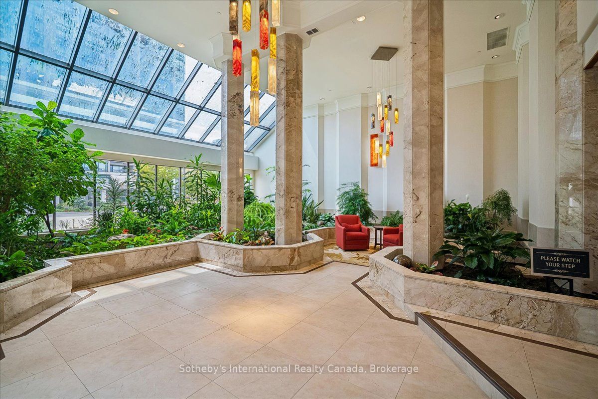 2170 Marine Drive 2104 Property Photo 5