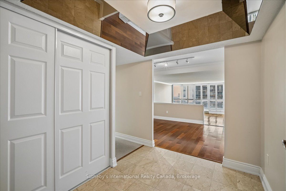 2170 Marine Drive 2104 Property Photo 8