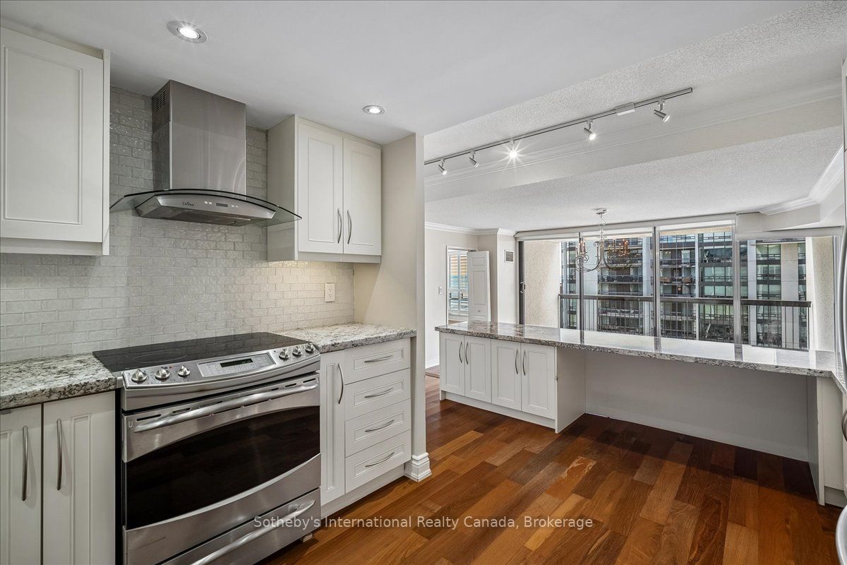 2170 Marine Drive 2104 Property Photo 16