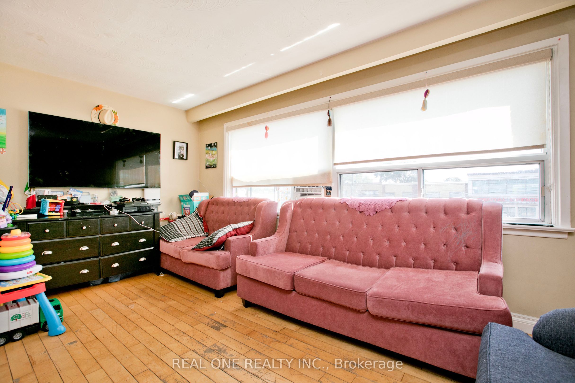 1702 Jane Street Property Photo 5