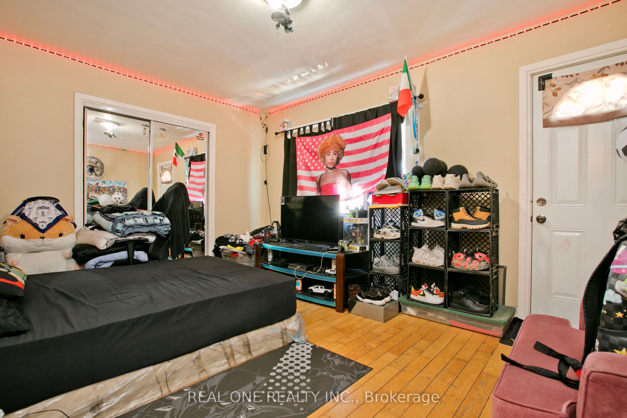 1702 Jane Street Property Photo 16