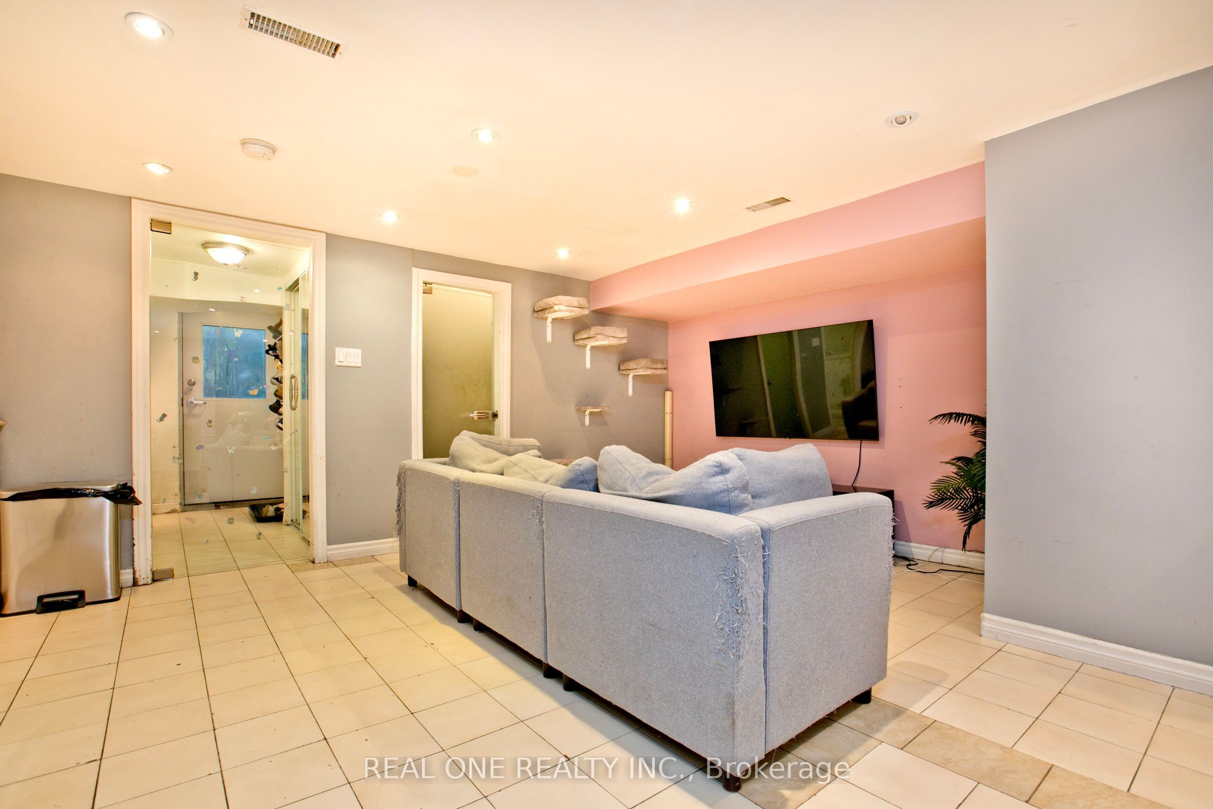 1702 Jane Street Property Photo 18