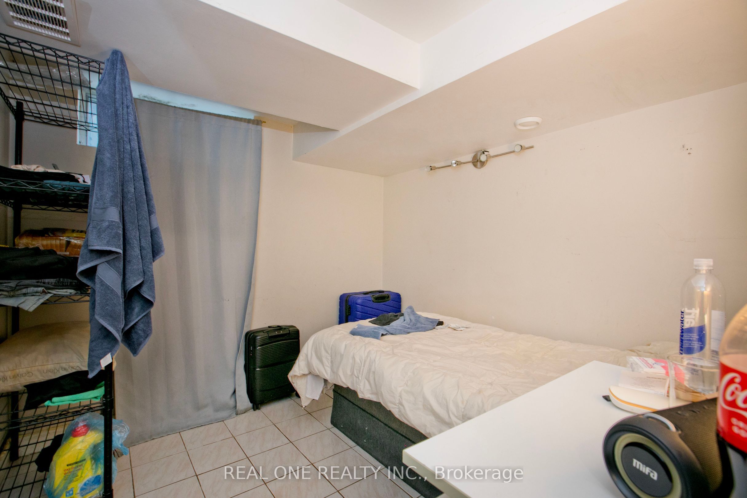 1702 Jane Street Property Photo 20