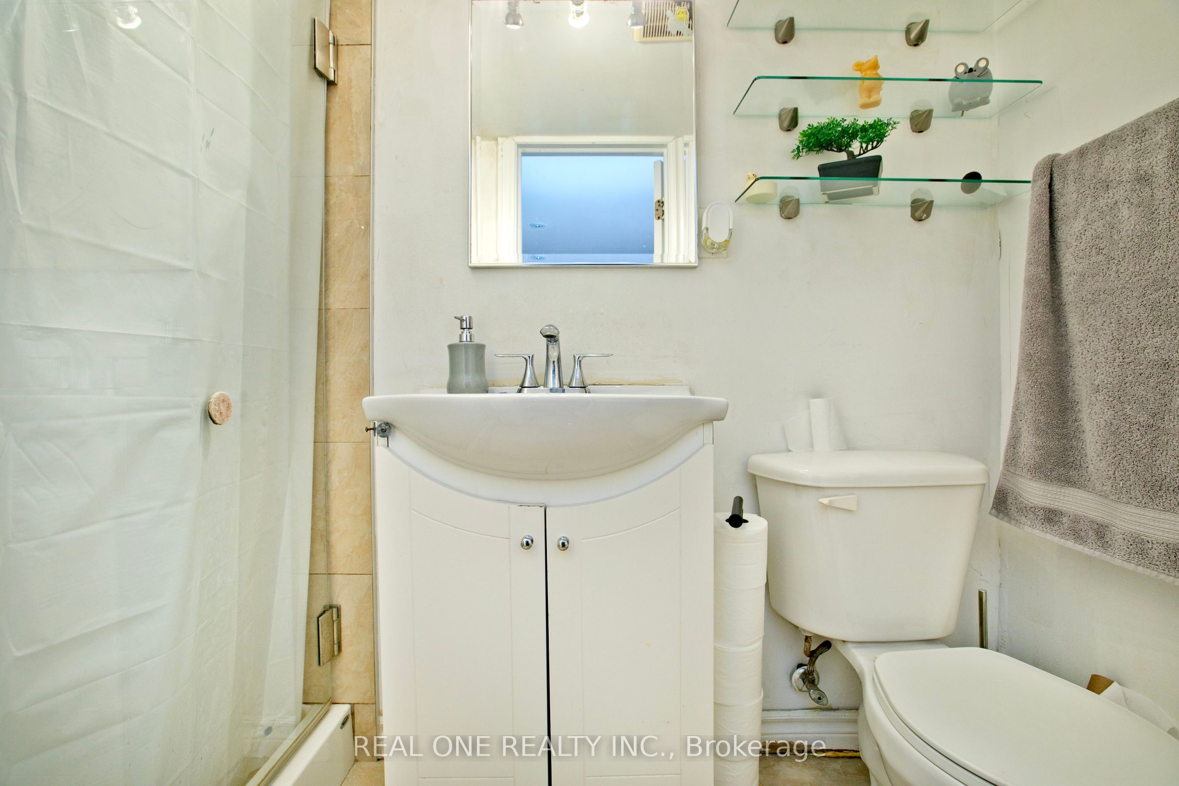 1702 Jane Street Property Photo 22