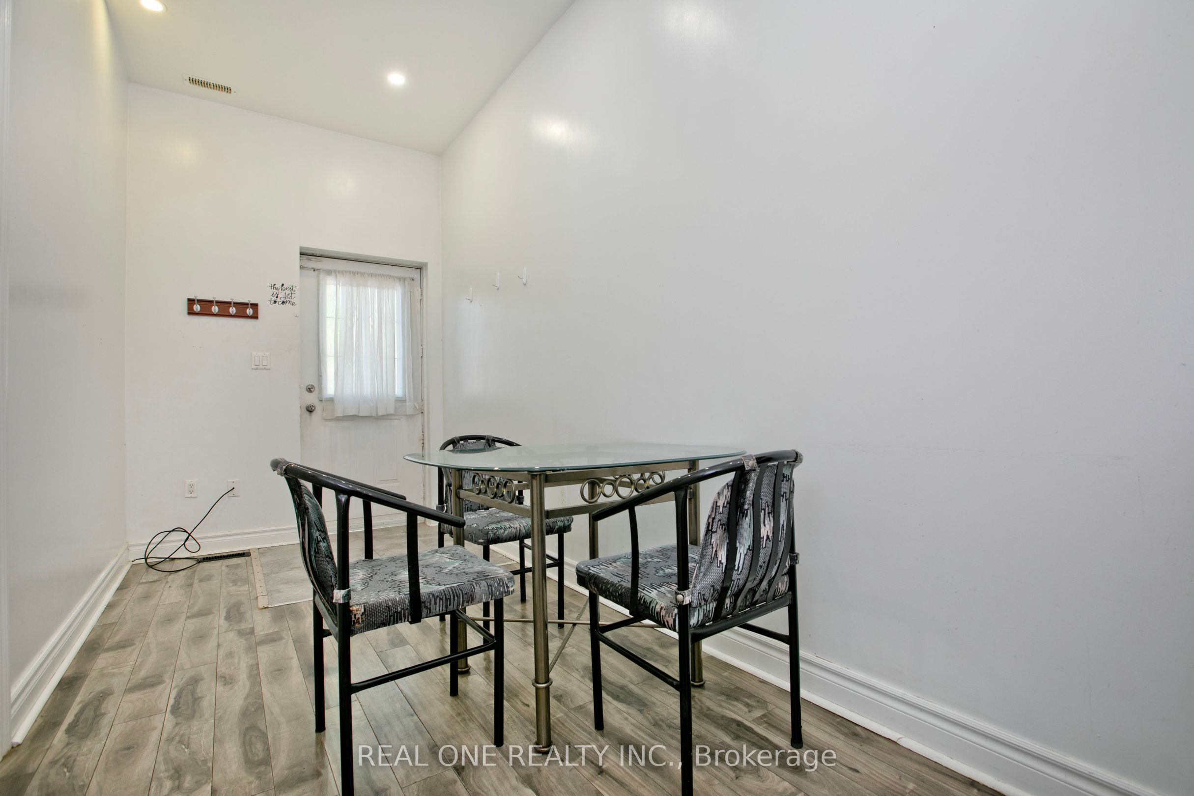 1702 Jane Street Property Photo 25