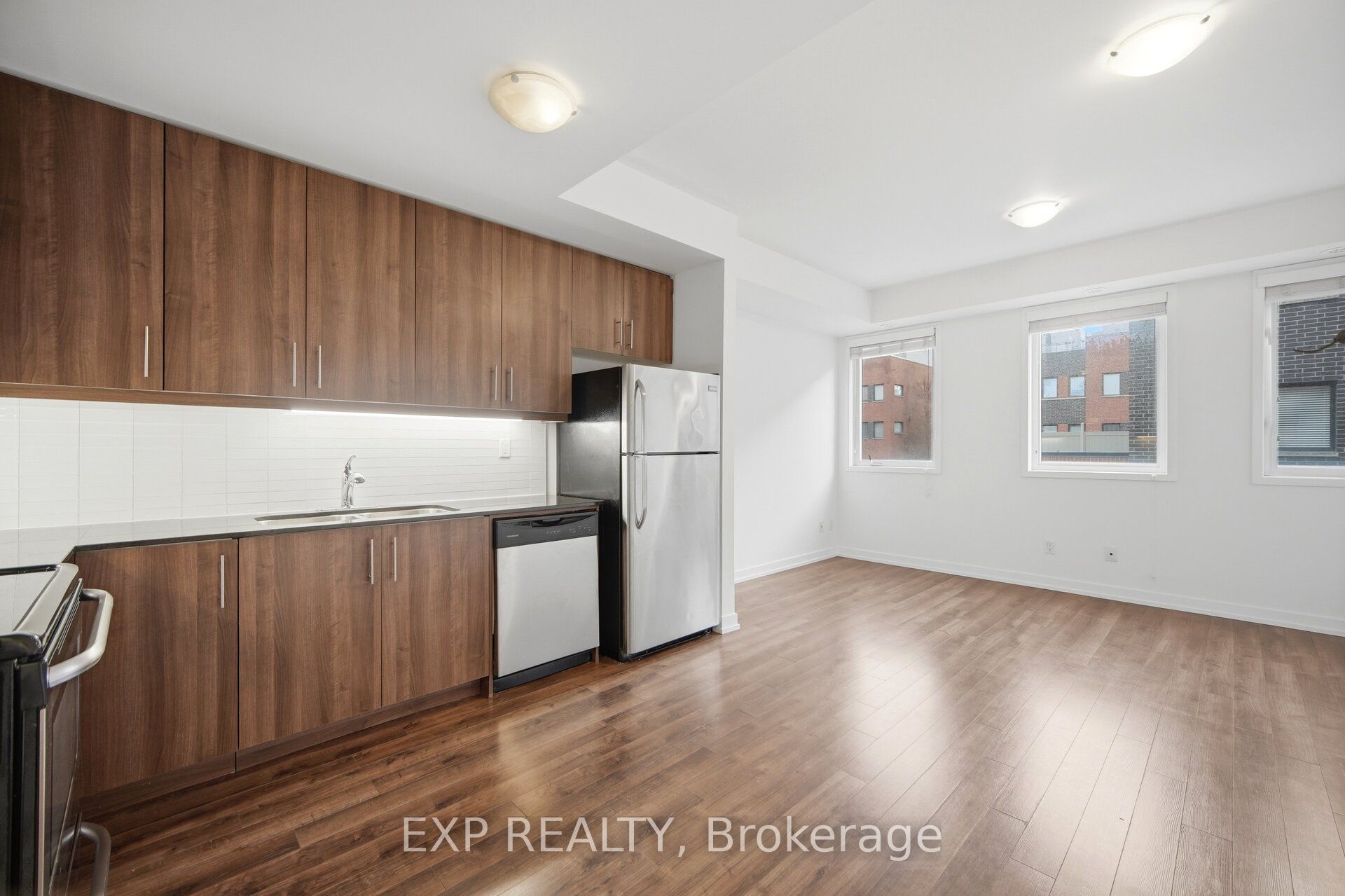 60 Winston Park Boulevard 66 Property Photo 6