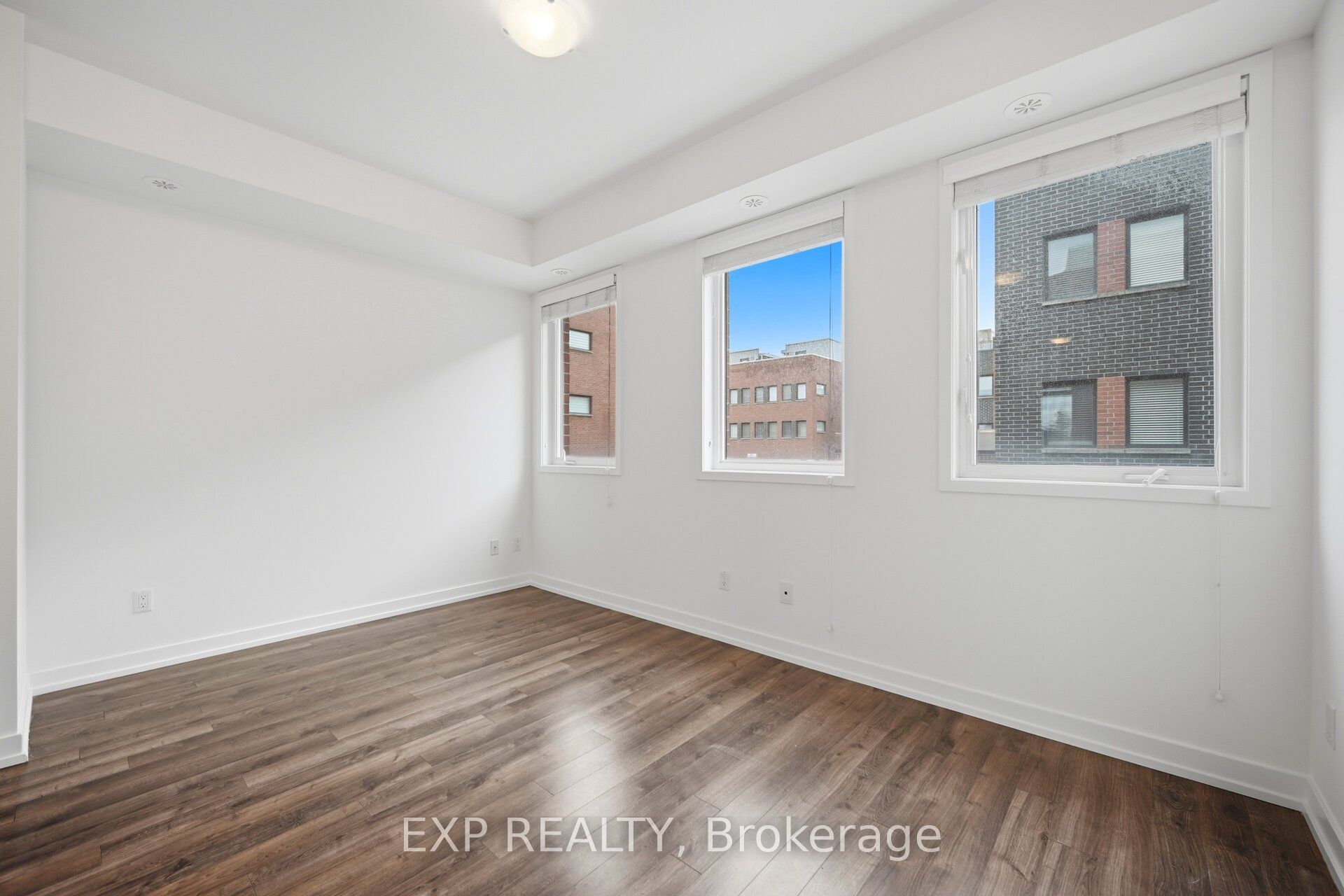 60 Winston Park Boulevard 66 Property Photo 11