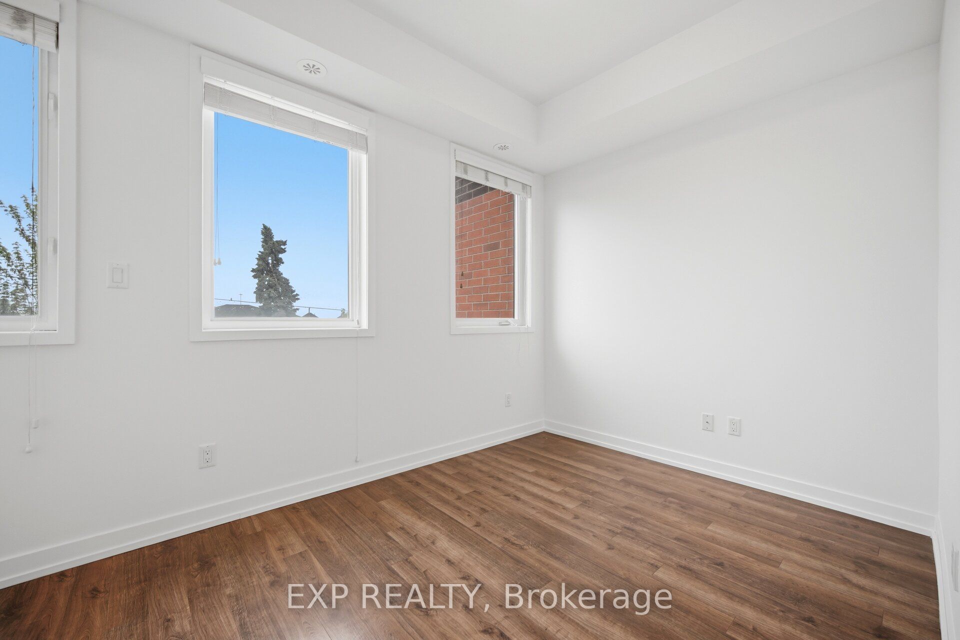 60 Winston Park Boulevard 66 Property Photo 14