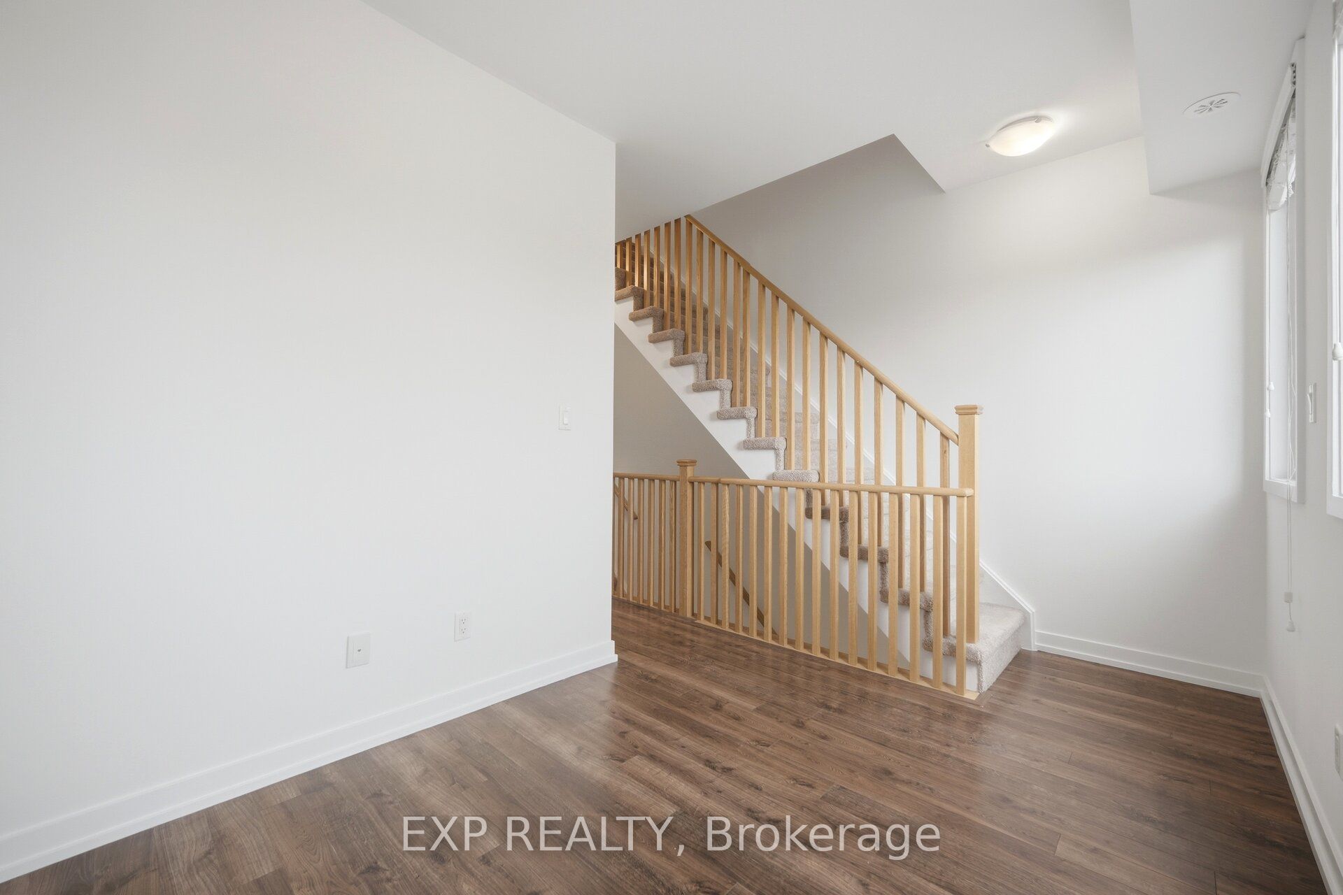 60 Winston Park Boulevard 66 Property Photo 17