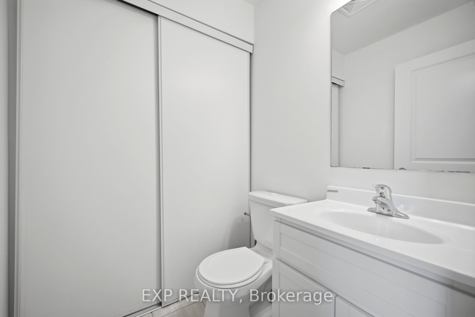 60 Winston Park Boulevard 66 Property Photo 18
